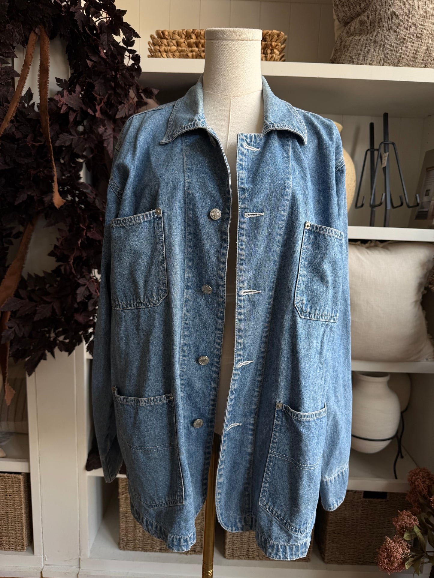 80s Jordache denim chore coat. Fits S-L