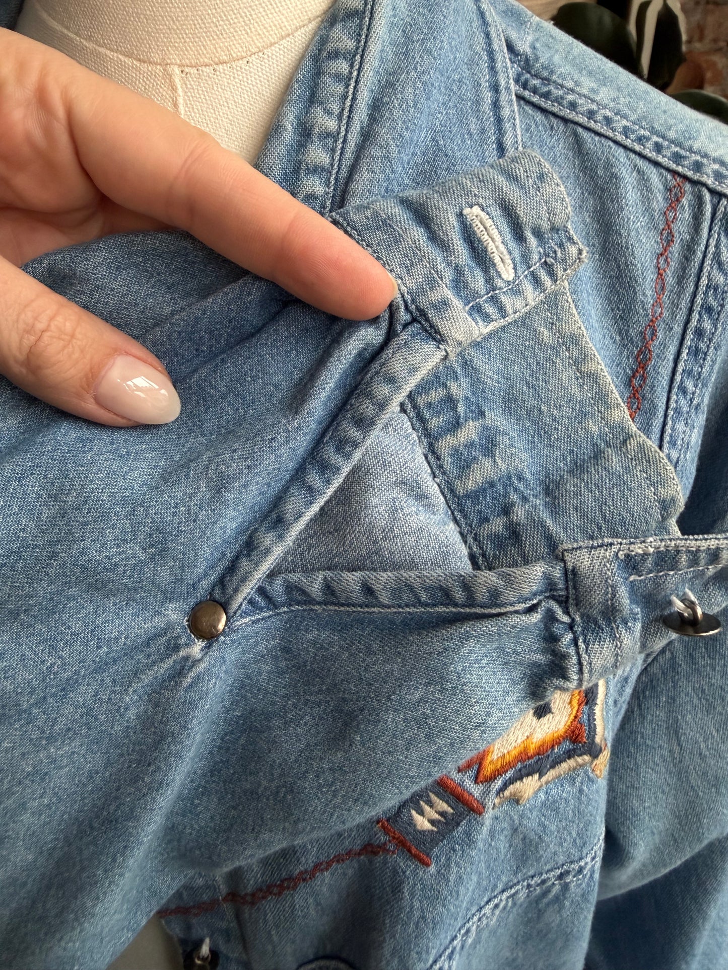 90s Vanderbilt denim shirt with silver buttons and embroidery. Made in Hong Kong
