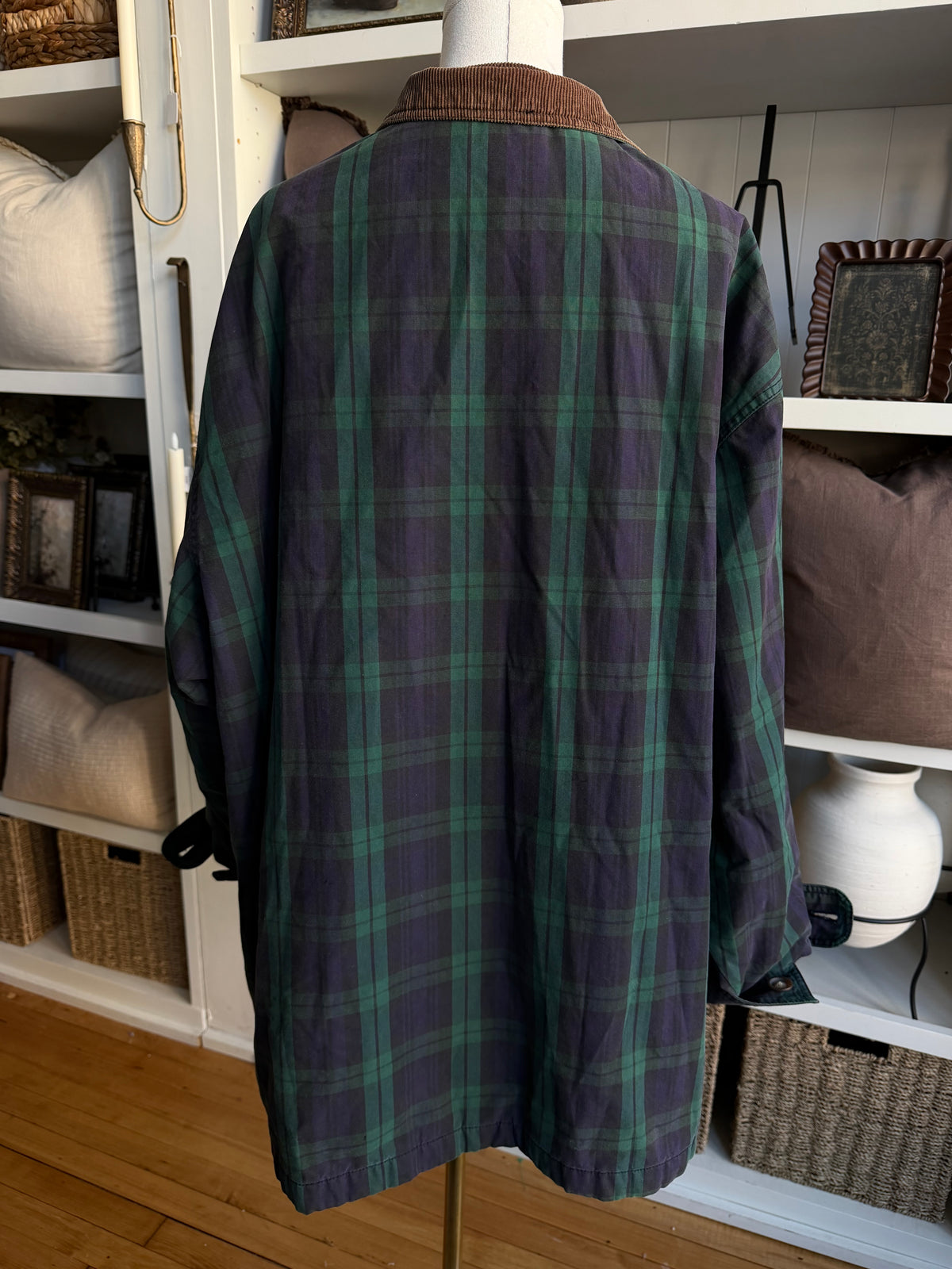 90s Gap black watch plaid barn coat. Fits M-XL