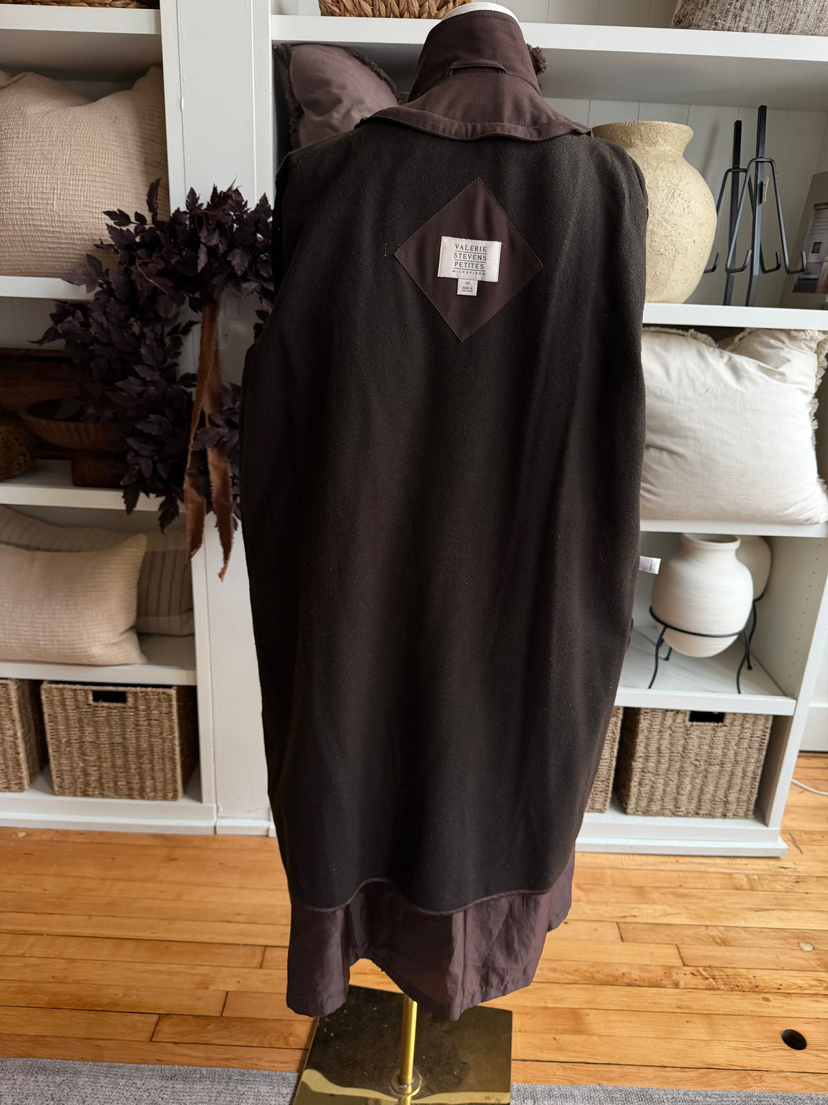 90s Valerie Stevens Petites brown trench. Fits S-L petite