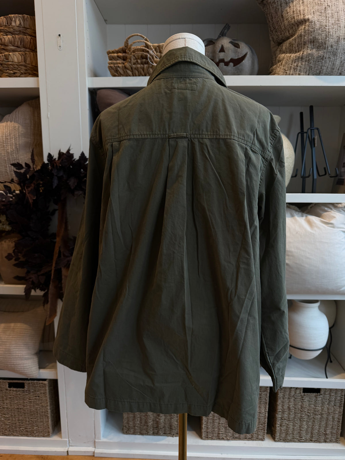 Banana Republic Cotton Twill Shirt jacket in olive green. Size L