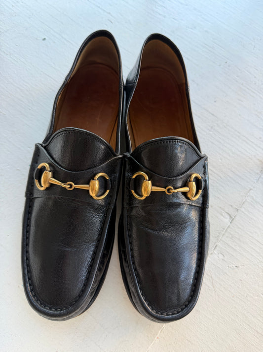 Vintage black Gucci loafers. Labeled men’s size 7. Fits like women’s 9.5/10