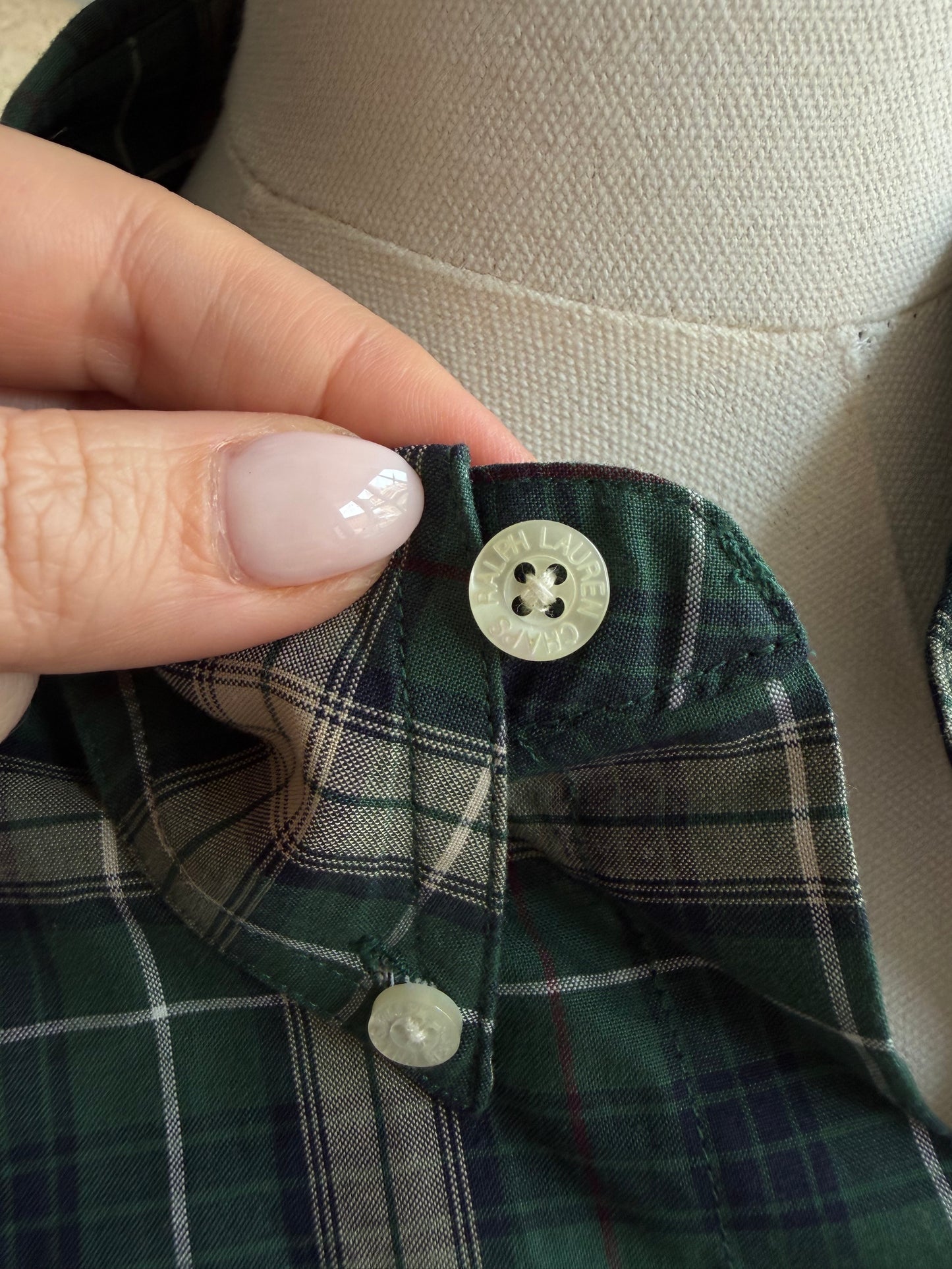 90s Chaps Ralph Lauren plaid button down. Fits S-L