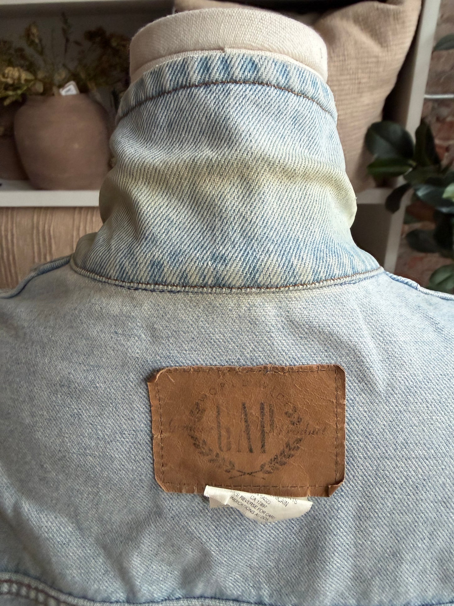 90s Gap light wash denim jacket