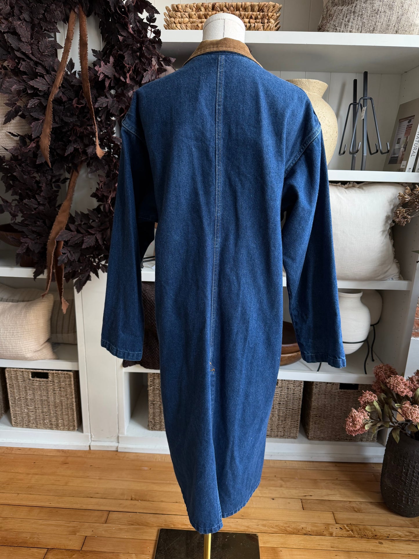 80s Lee denim trench coat with corduroy collar. Made in the USA. Fits XS-M