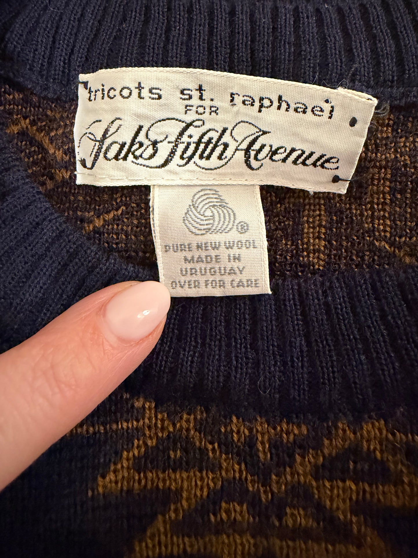 80s Tricots St Raphael from Saks Fifth Avenue wool embroidered sweater. Fits XS-M