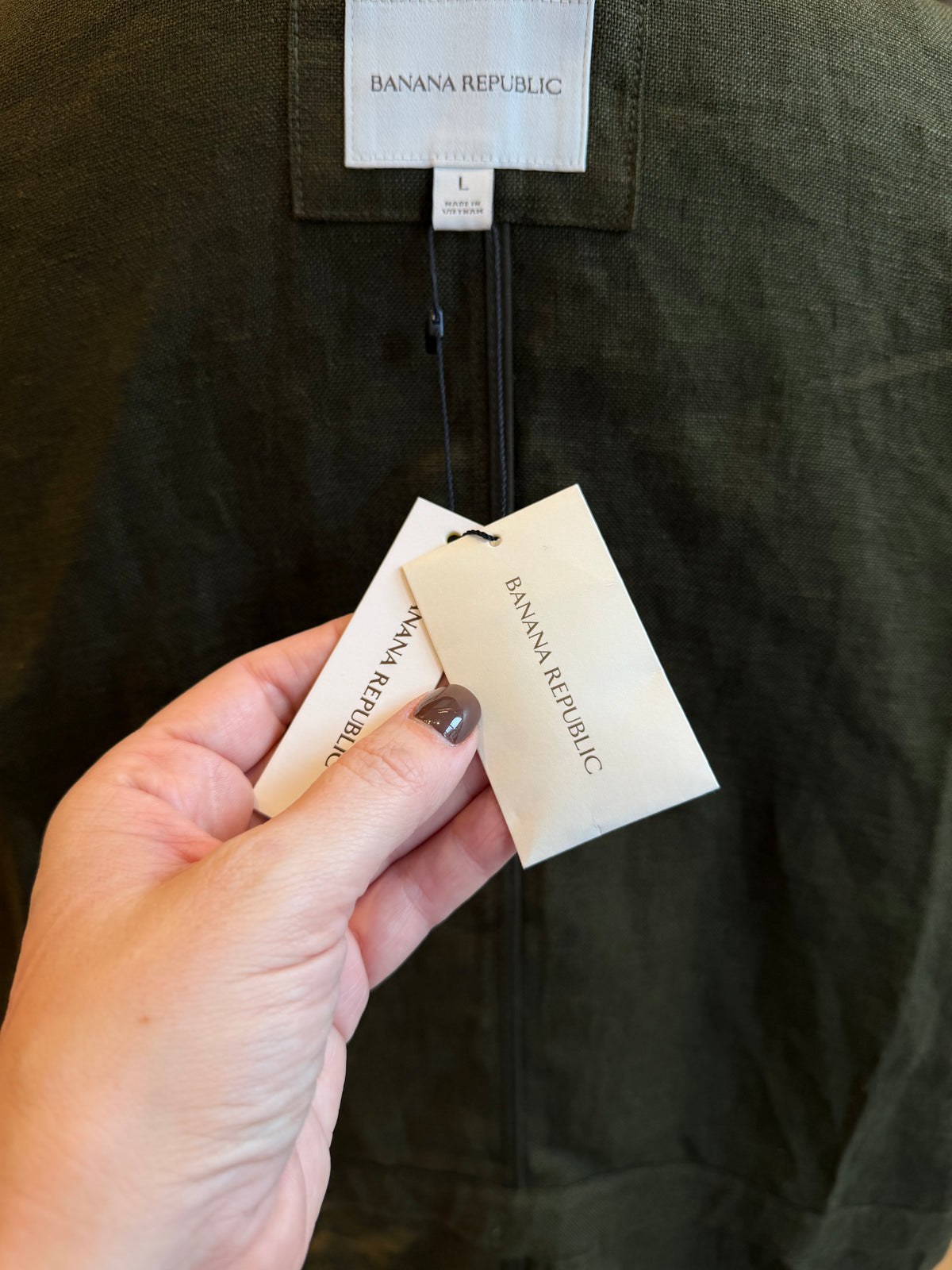 Banana Republic linen canvas utility jacket in olive green. Size L