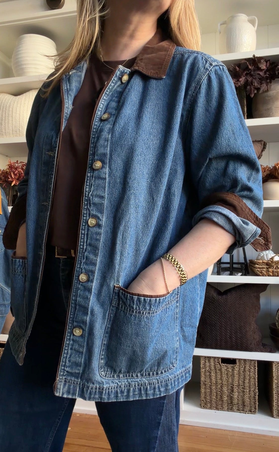 90s Cabin Creek denim chore coat with brown corduroy collar and trim. Fits S-L