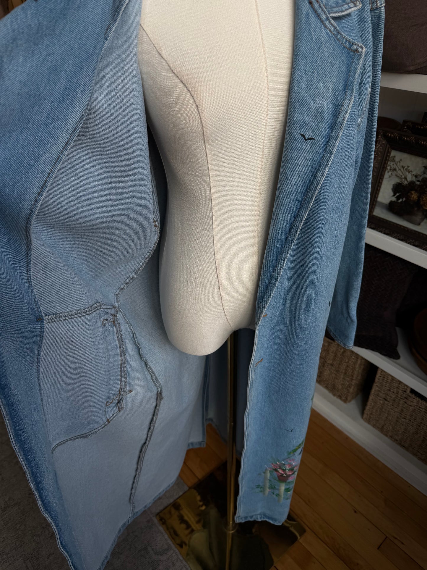90s Sun Belt Denim hand painted trench coat. Fits S-L