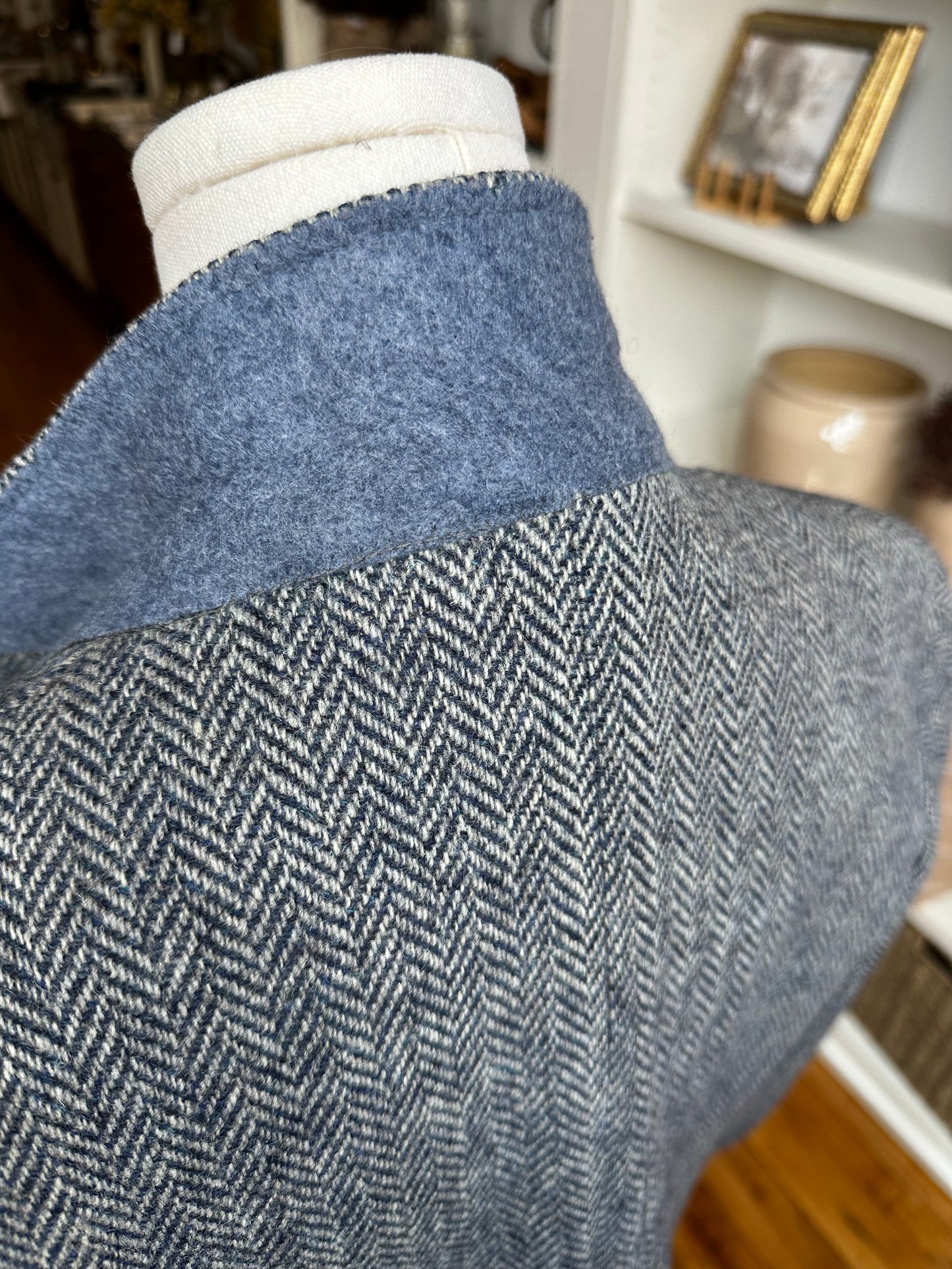 80s Harris Tweed navy blazer for Adams Row. Tailored in the USA