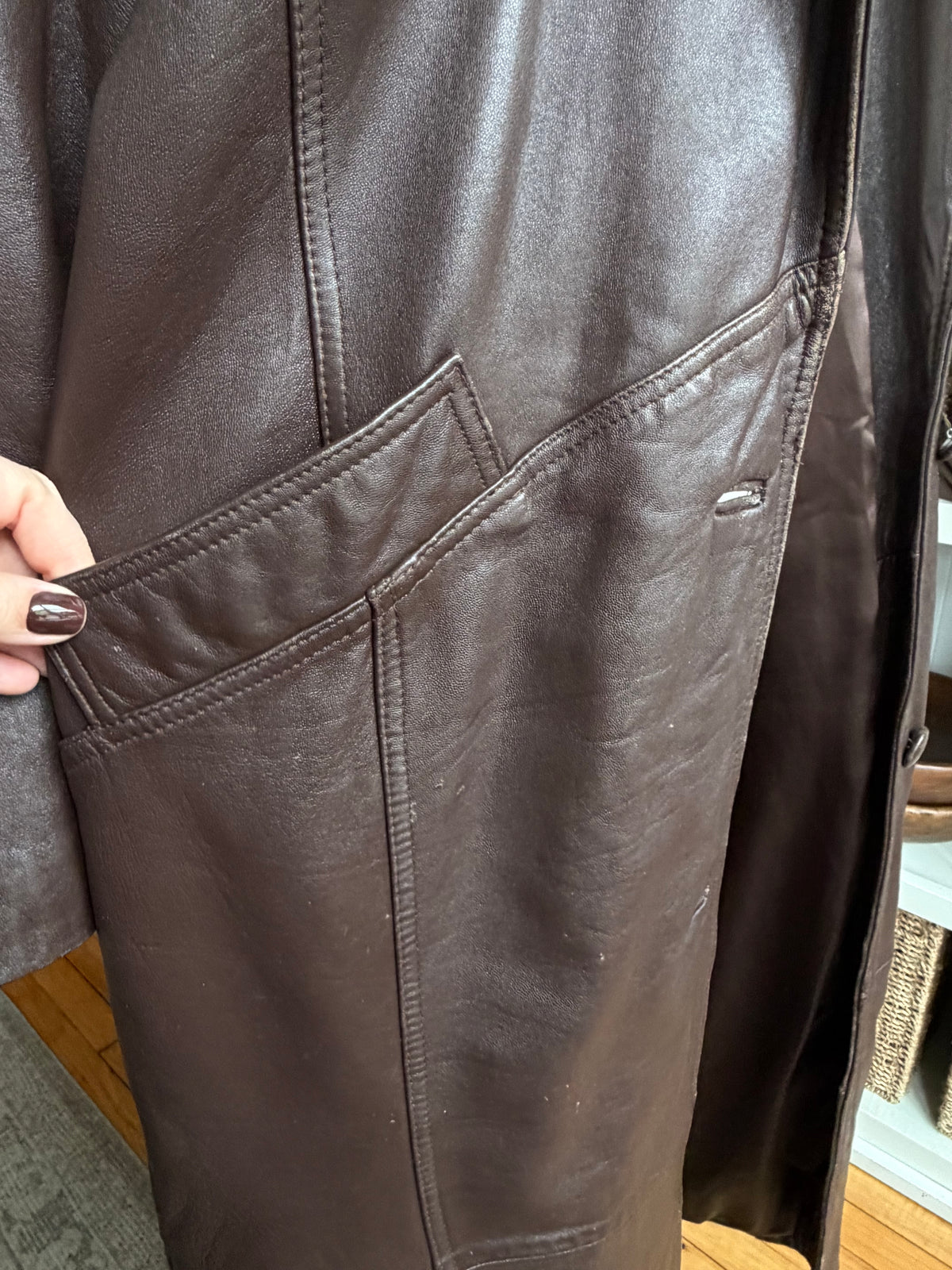 90s Synergy brown leather trench. Fits S-L