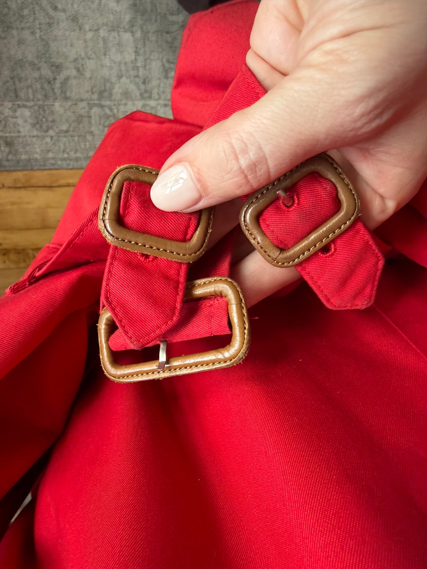 Vintage Burberry red trench coat with wool zip out lining. Fits XXS-S