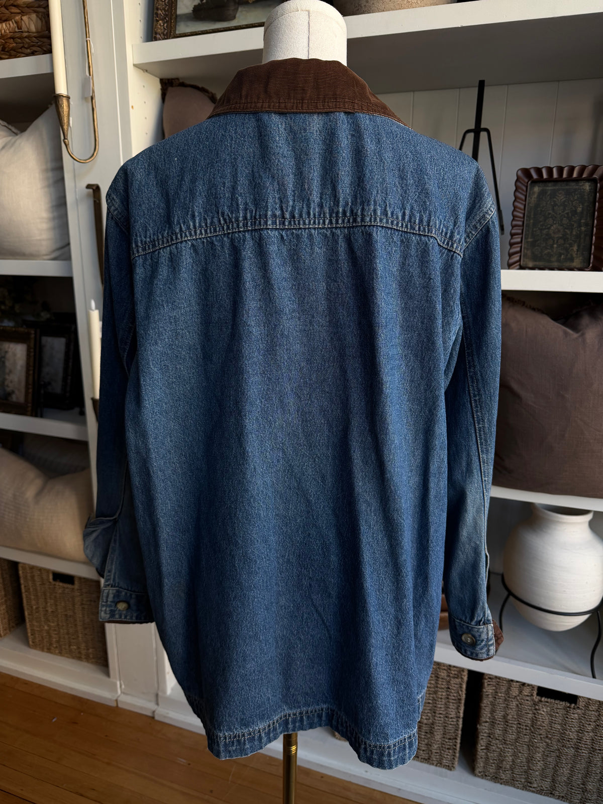 90s Cabin Creek denim chore coat with brown corduroy collar and trim. Fits S-L