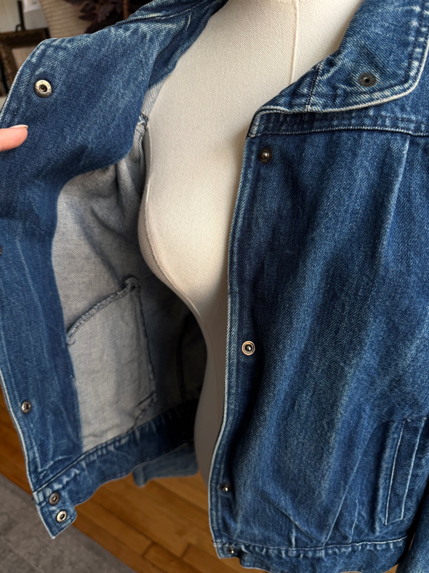 80s Sergio Valente denim bomber. Fits XXS-S