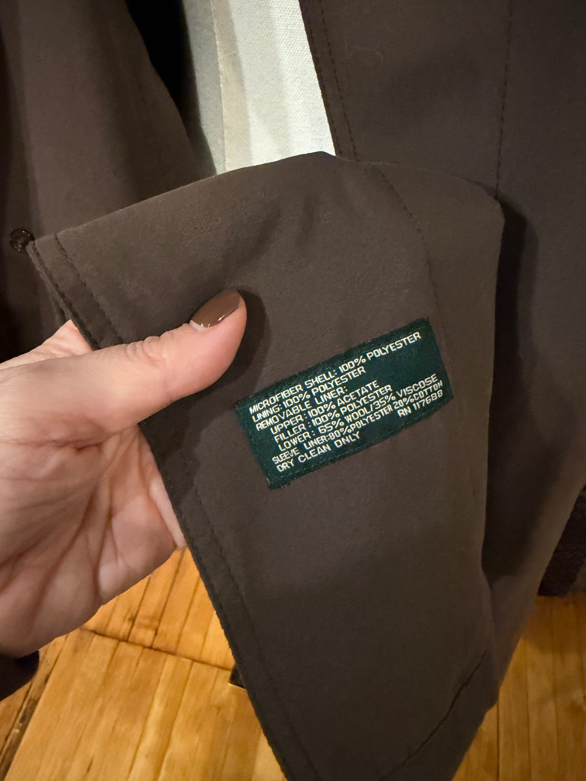 90s Lauren by Ralph Lauren brown trench with removable wool lining. Missing belt but a vintage silk tie is included. Fits M-XL