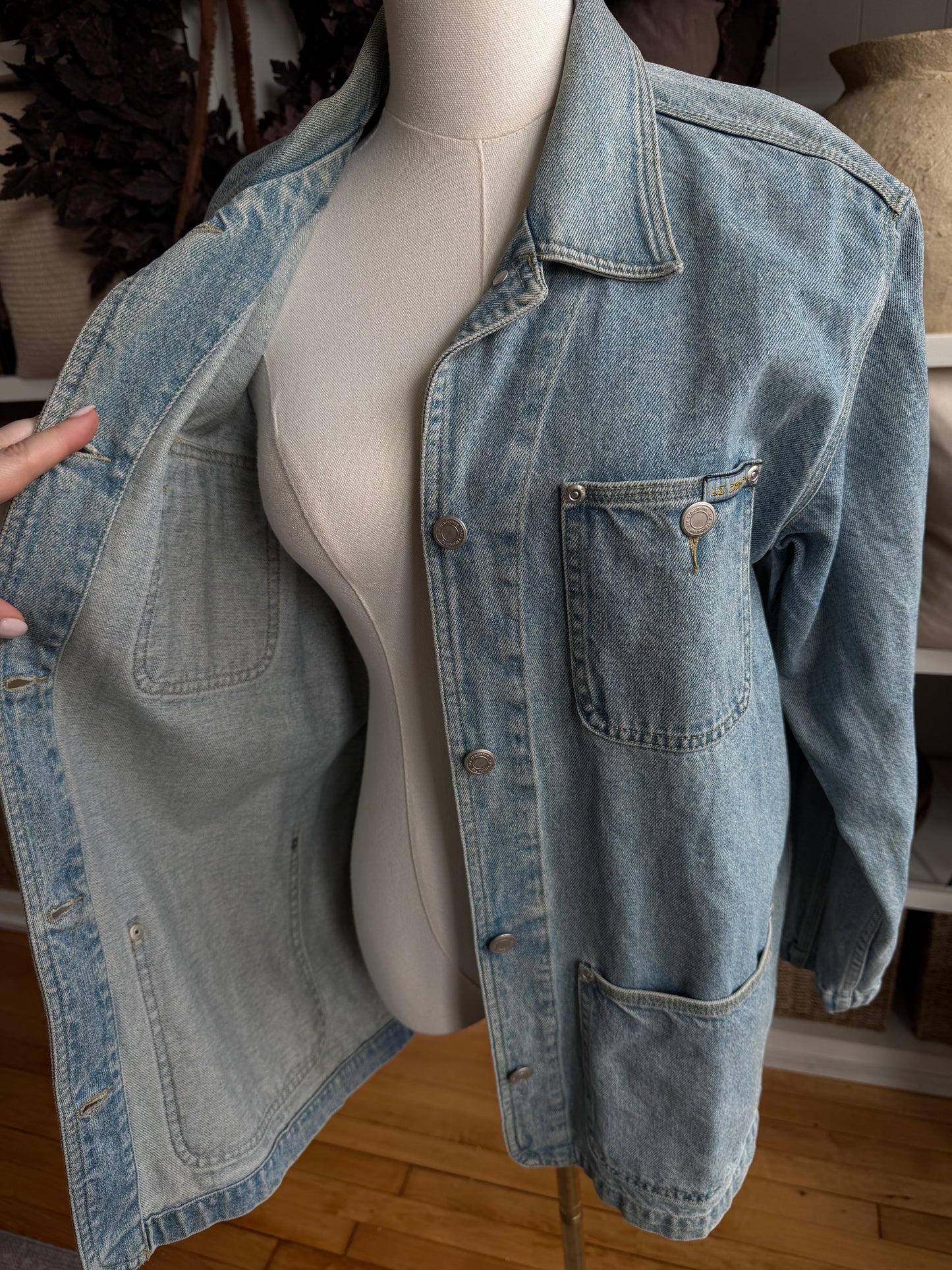 90s Liz Claiborne denim chore coat. Fits XS-M petite