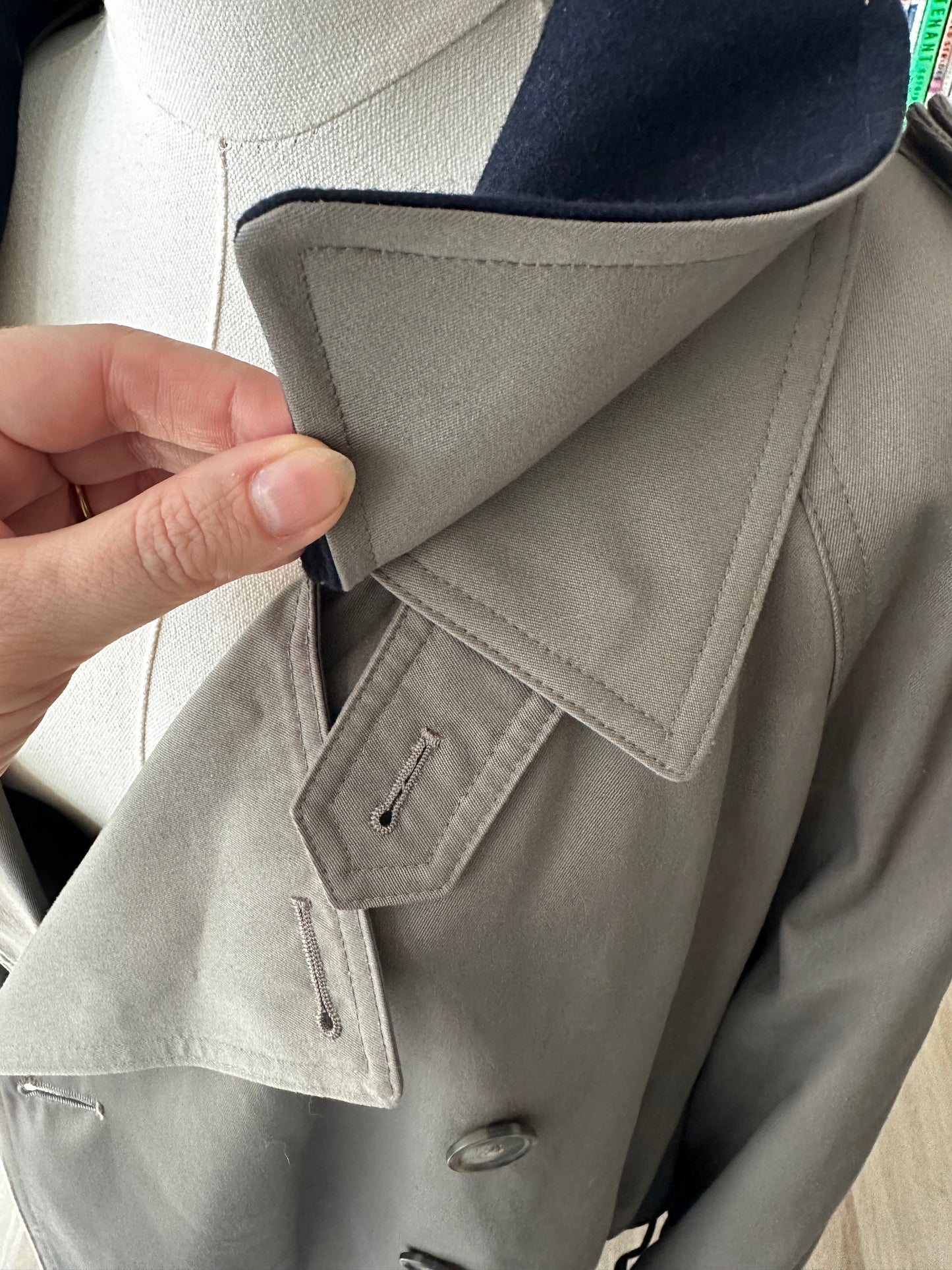 90s Lauren Ralph Lauren trench with removable wool lining and collar.