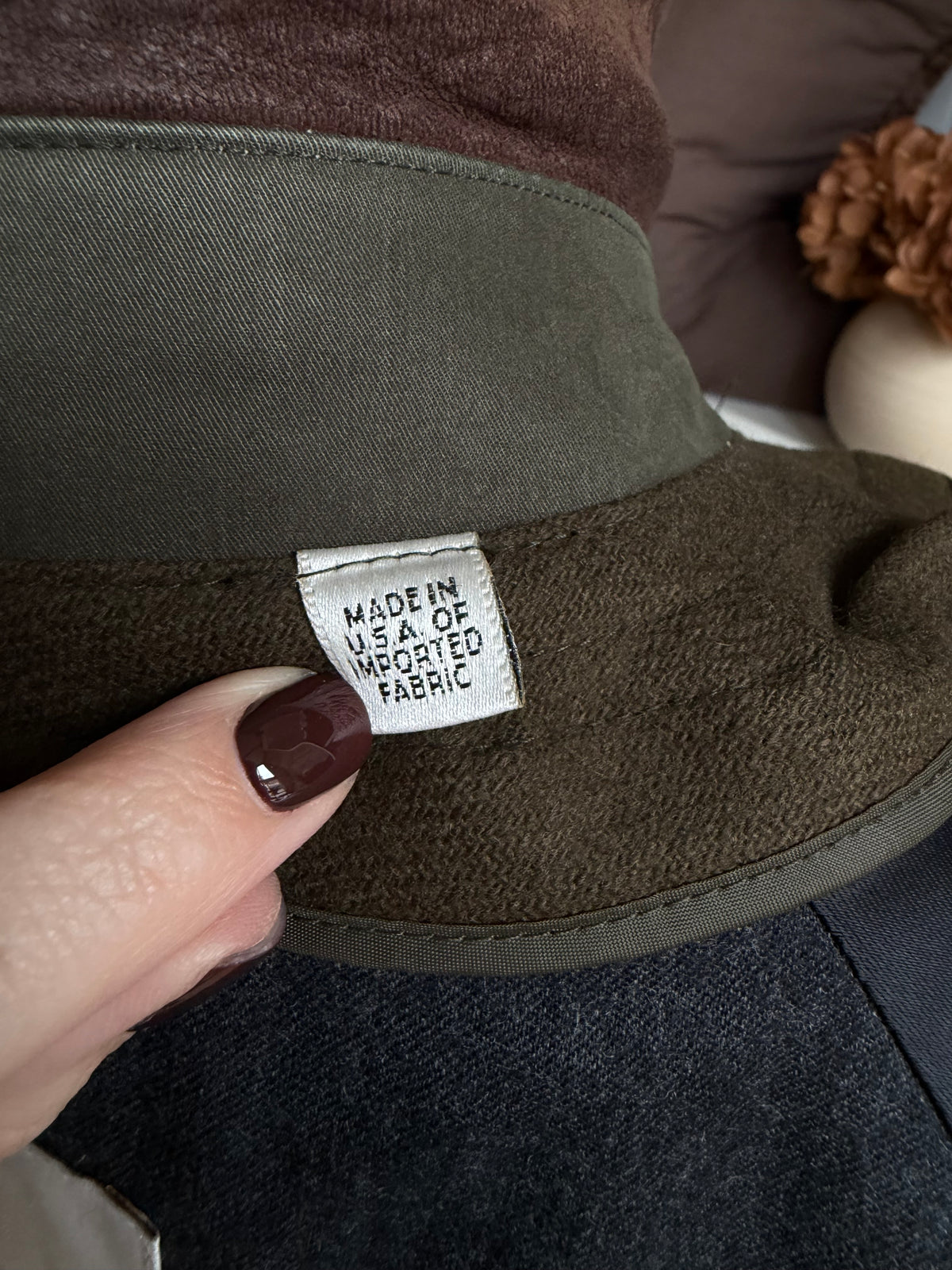 90s London Fog green trench with leather collar and zip out wool lining. Made in the USA. Fits M-XL