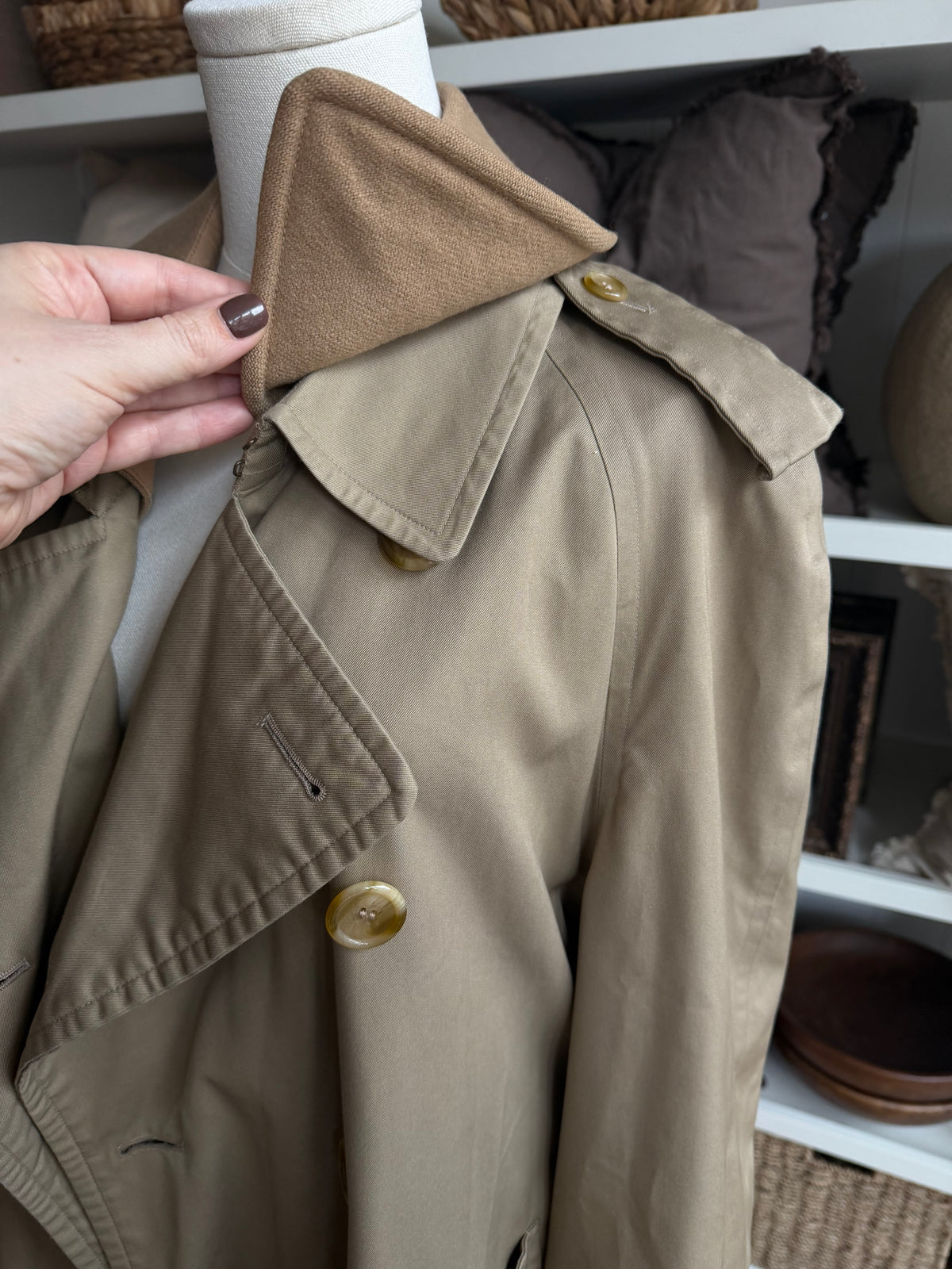 Vintage Khaki Burberry Trench. Fits S-L