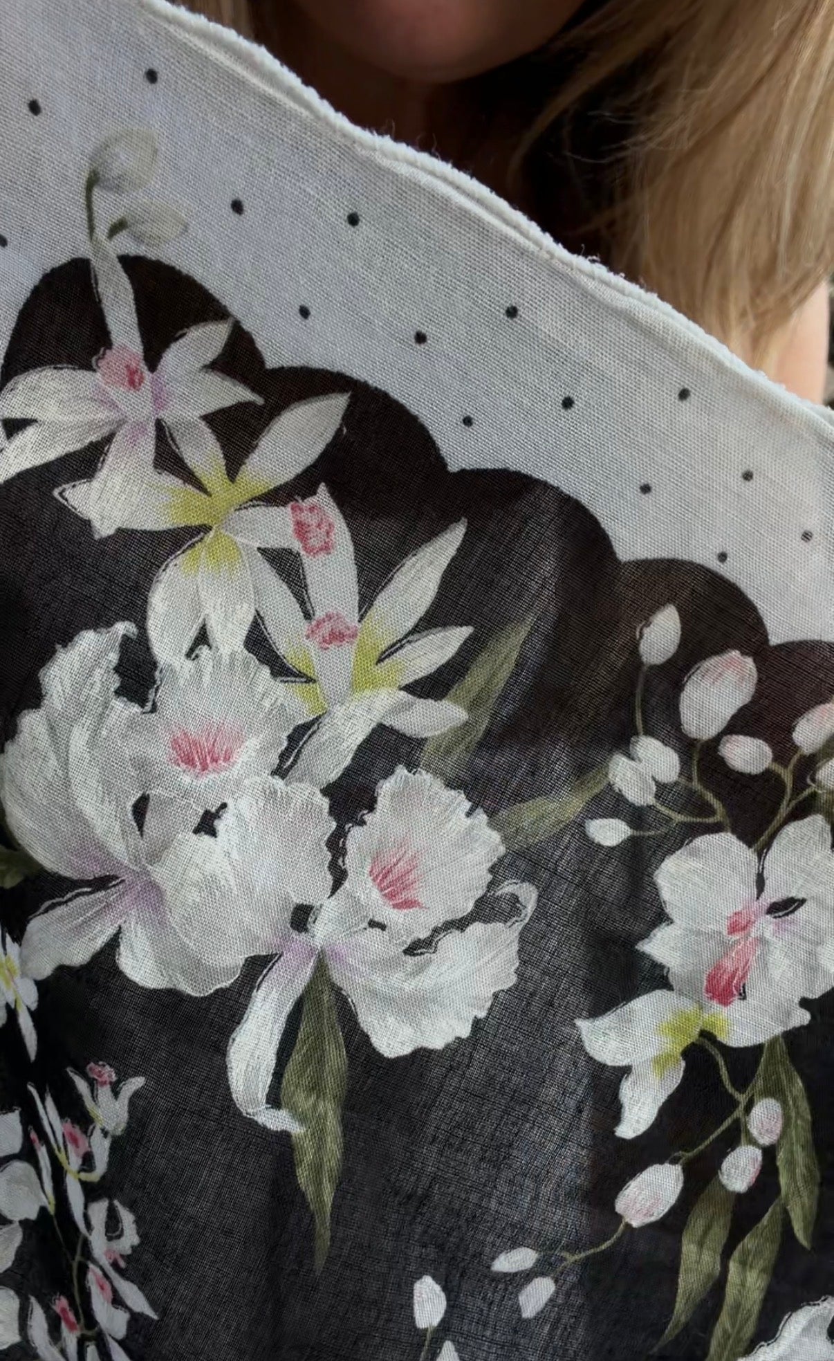 #10 Vintage Valentino Garavani cotton scarf with scalloped edges