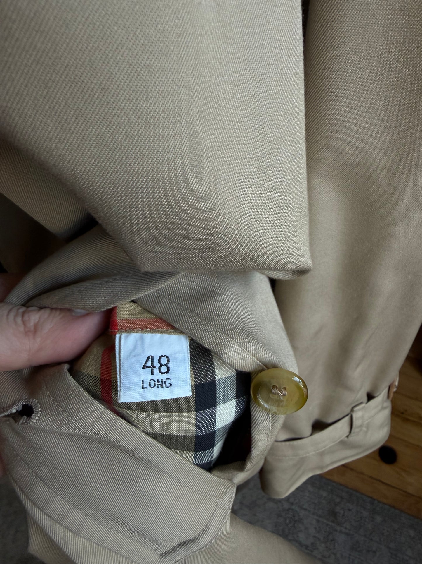 Vintage Burberry khaki trench with zip out wool lining. Fits M-XL
