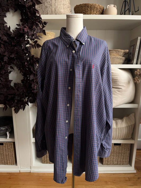 90s Ralph Lauren classic fit button down. Fits M-XL