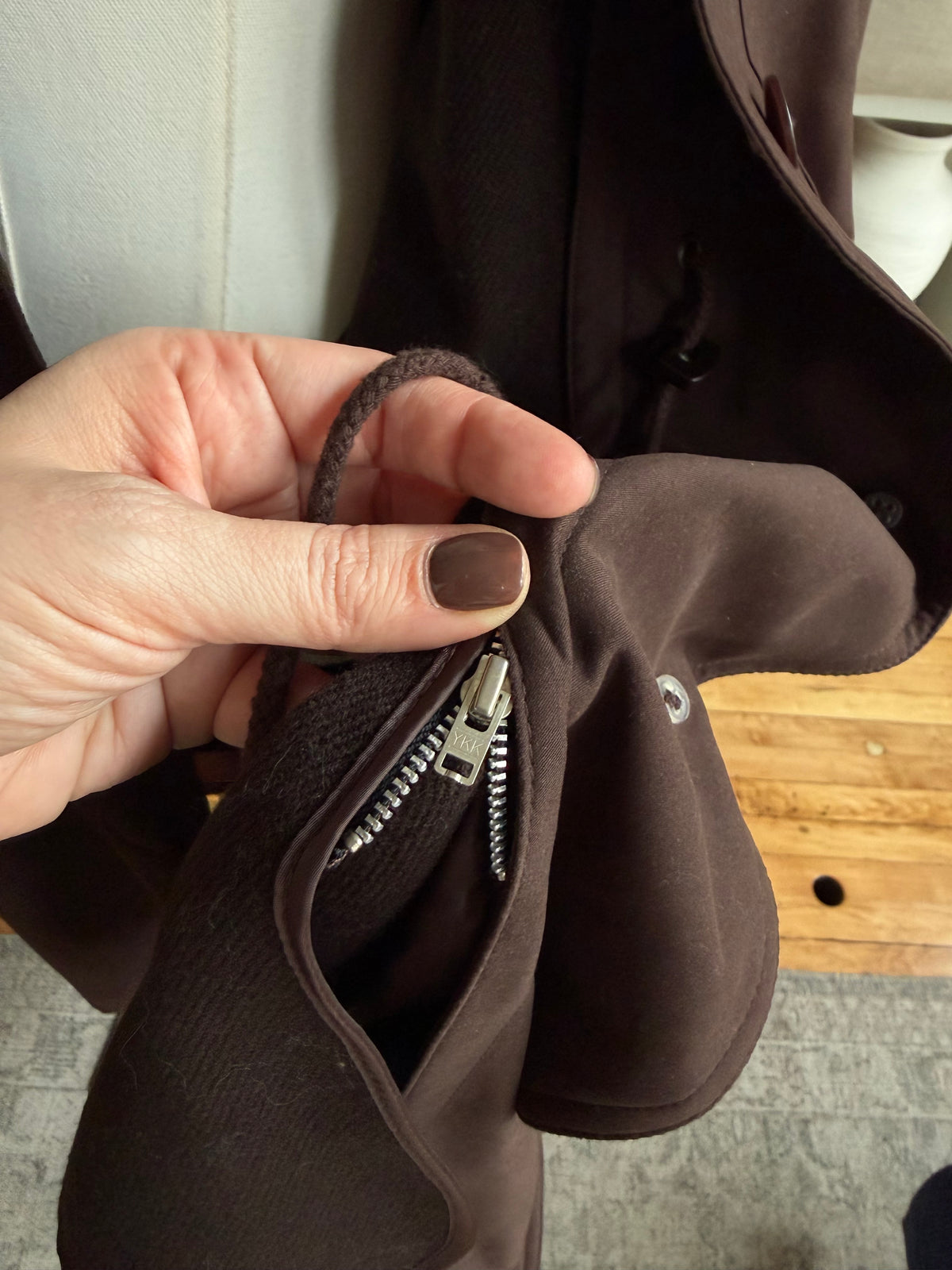 90s Valerie Stevens Petites brown trench. Fits S-L petite