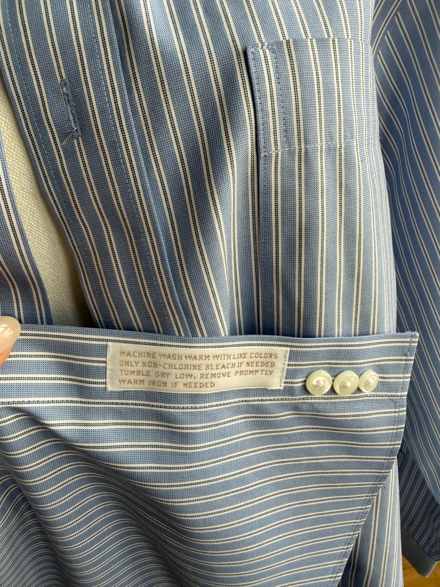 90s Nordstrom poplin button down. Made in Hong Kong