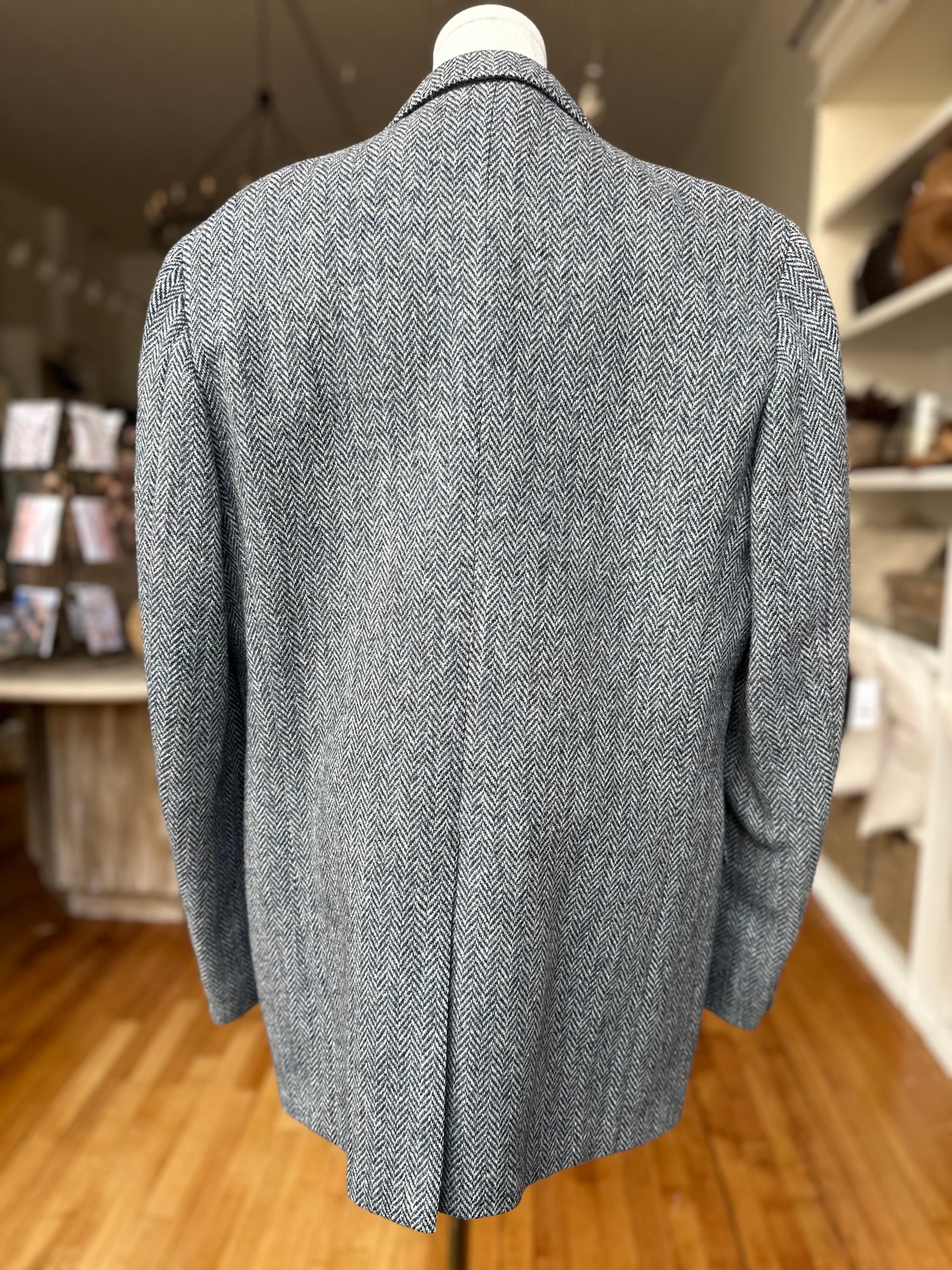 80s Harris Tweed navy blazer for Adams Row. Tailored in the USA