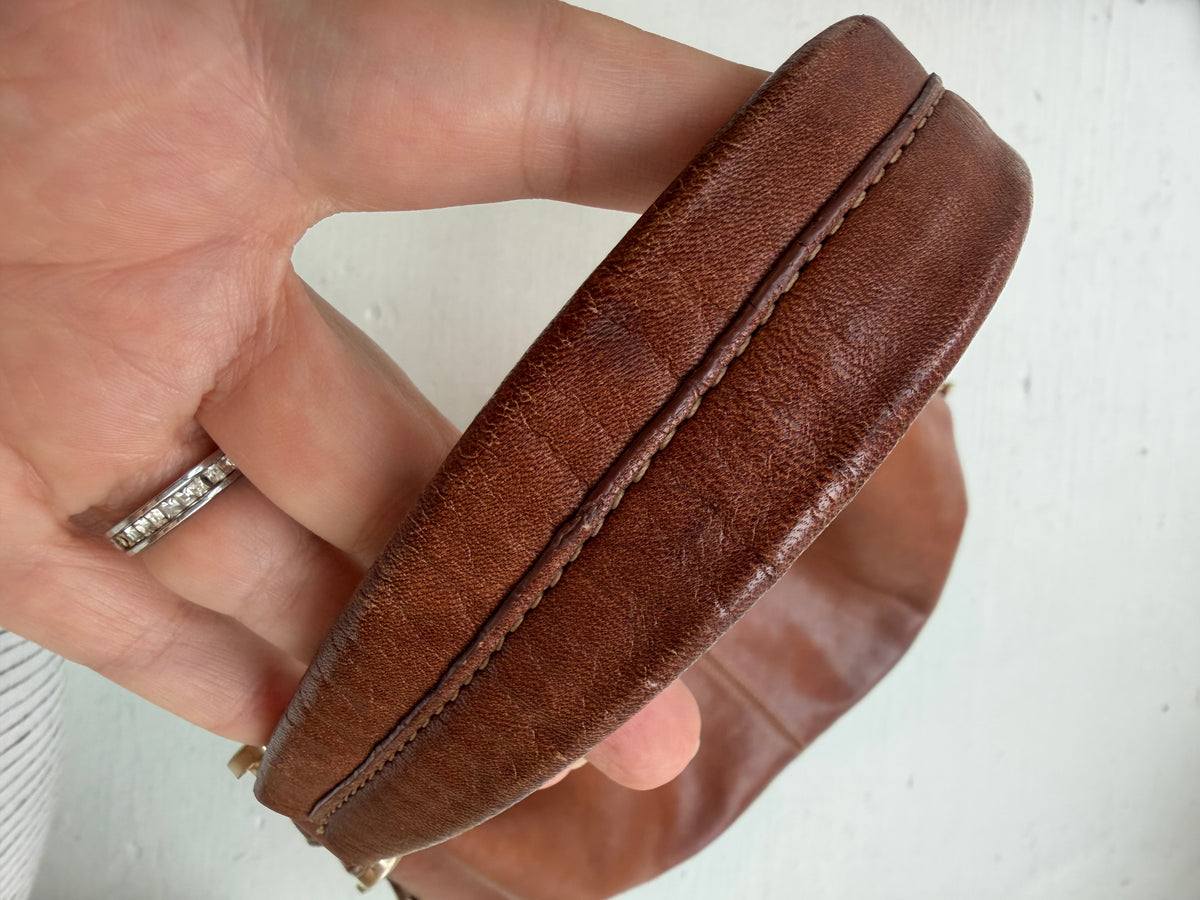 00 Liz Claiborne leather shoulder bag