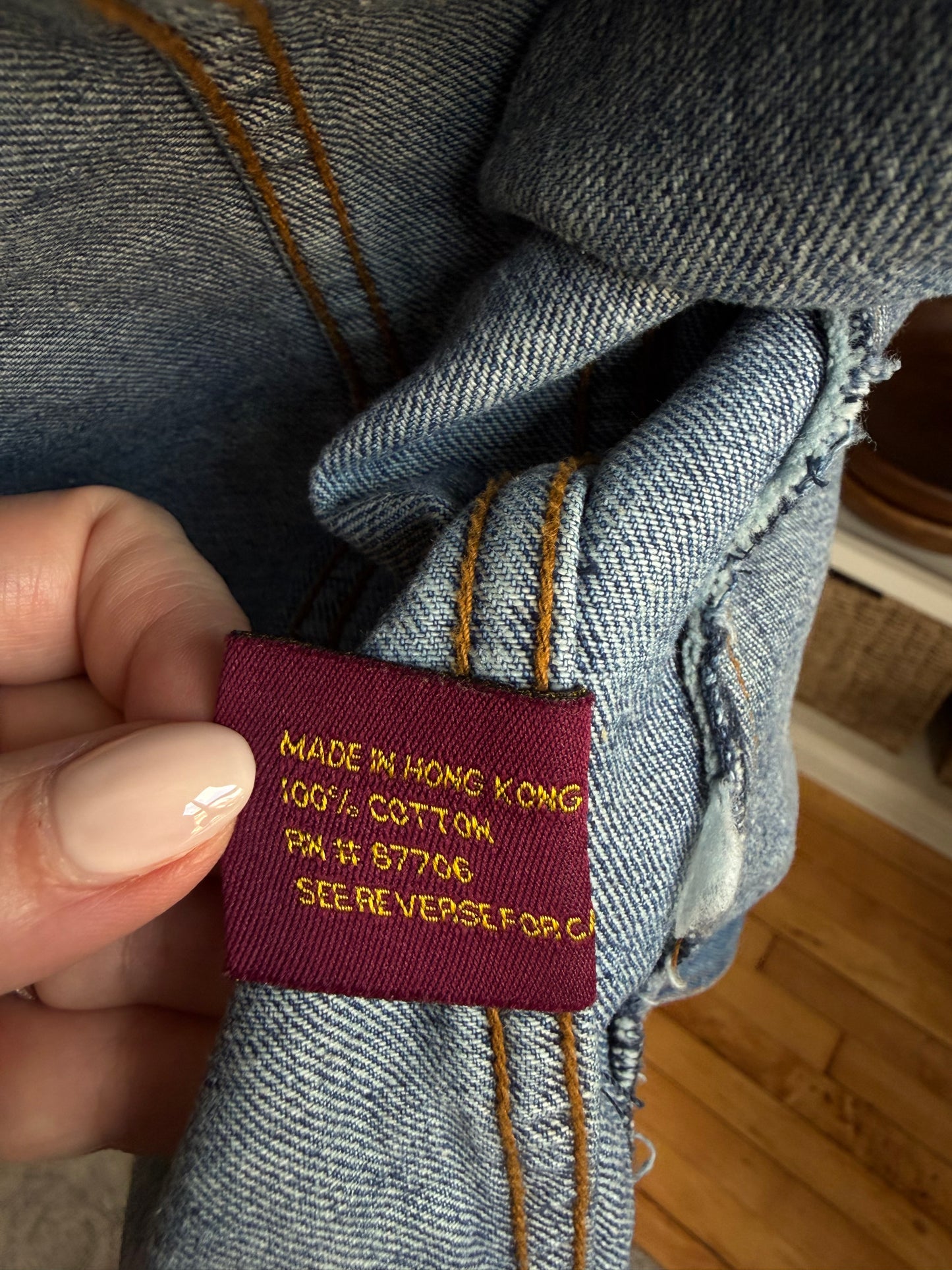 80s Roundy Ridge denim jacket. Made in Hong Kong. Fits XS-M