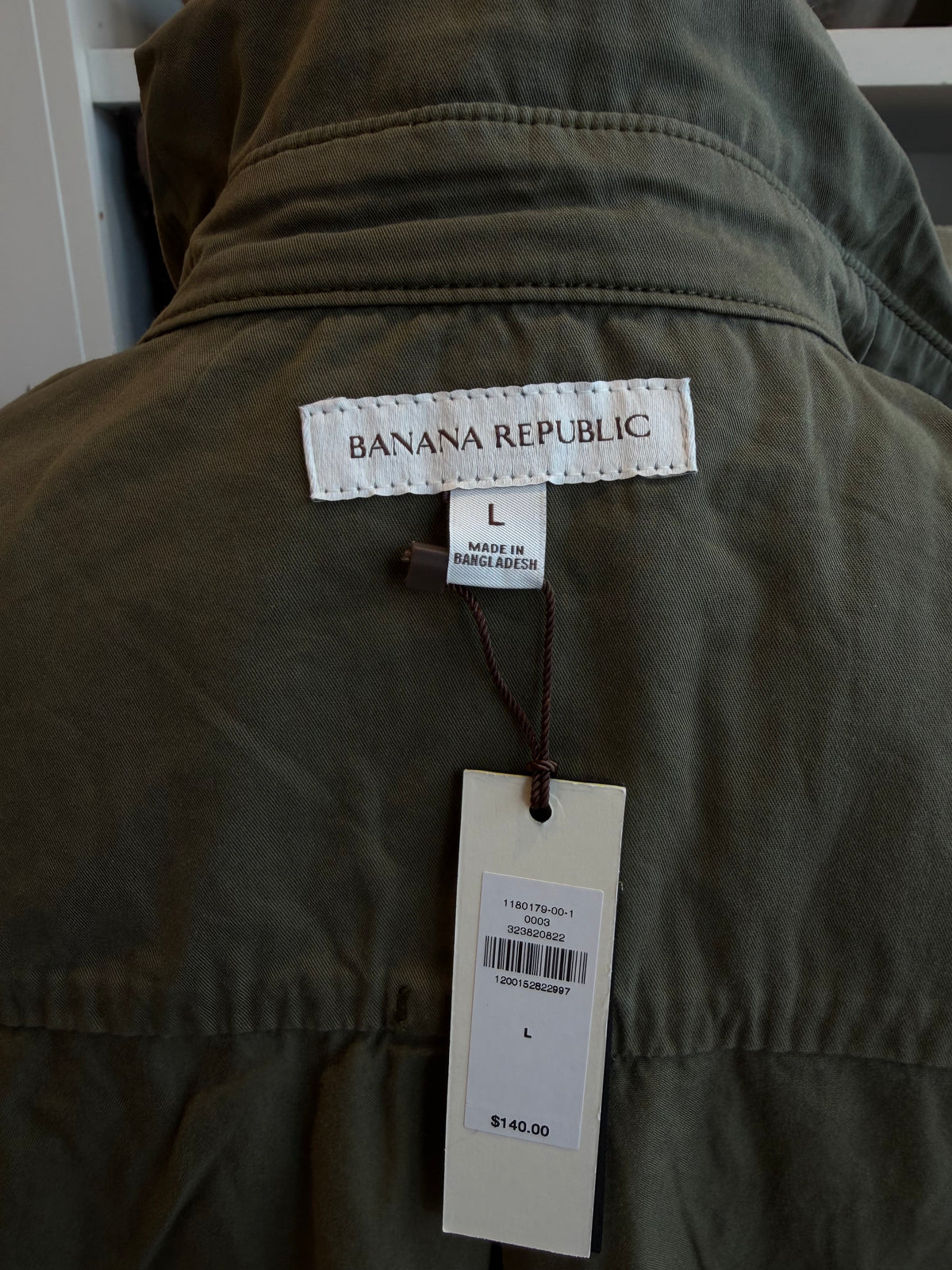 Banana Republic Cotton Twill Shirt jacket in olive green. Size L