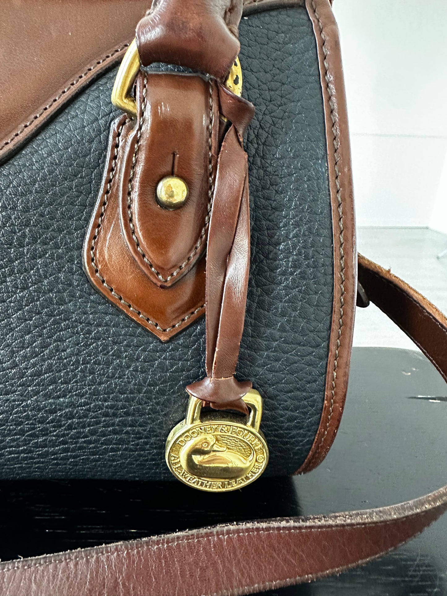 90s Dooney and Bourke navy zip top satchel