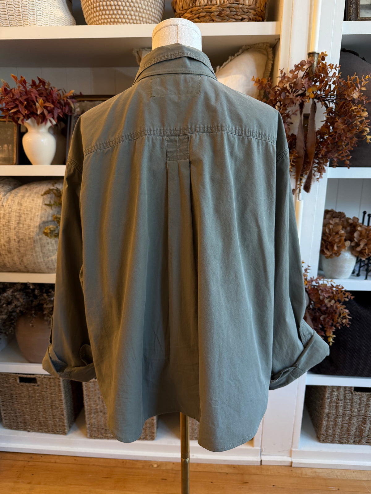 #1 Reworked button down. Fits M-XL