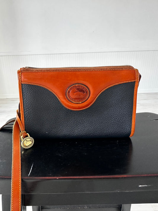90s Dooney and Bourke zip top shoulder bag in navy