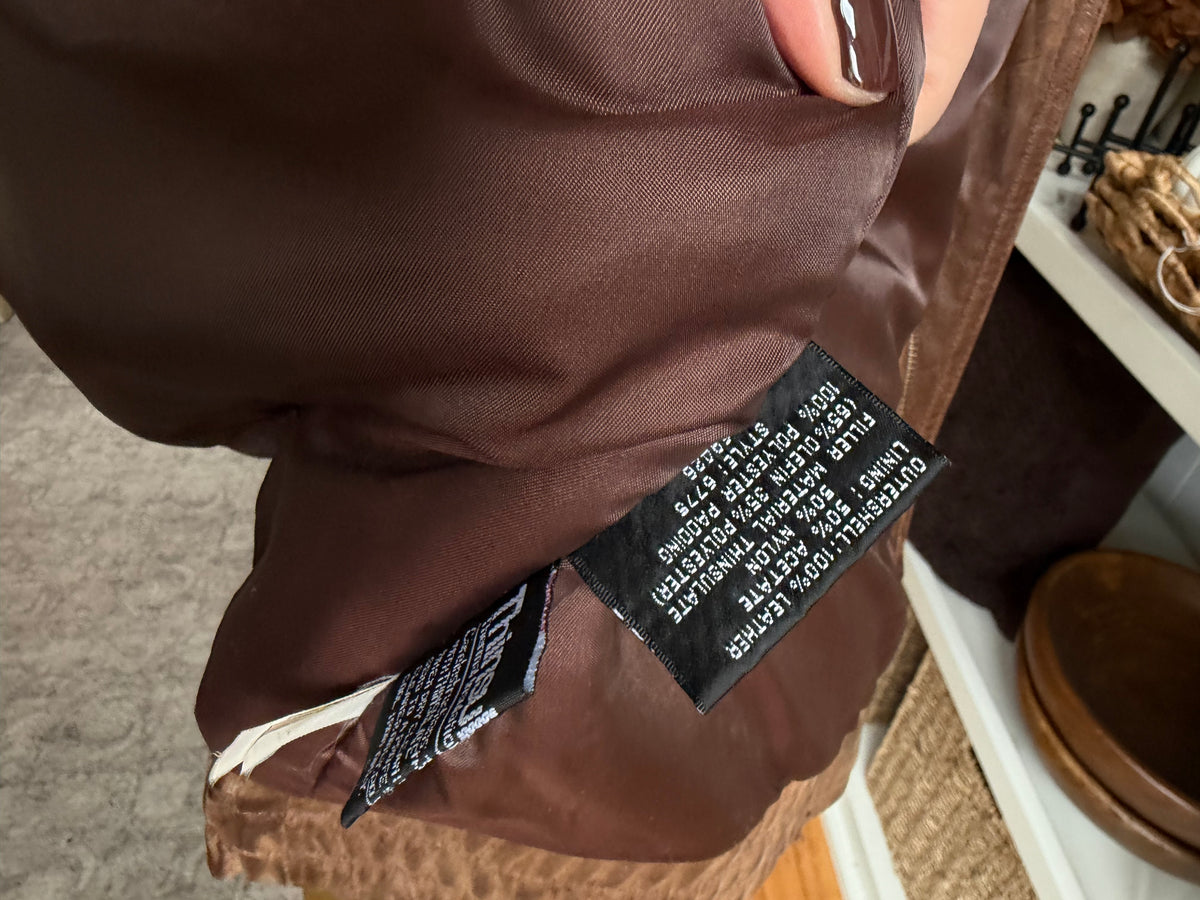 90s Wilson Adventure Bound leather bomber. Fits S-L