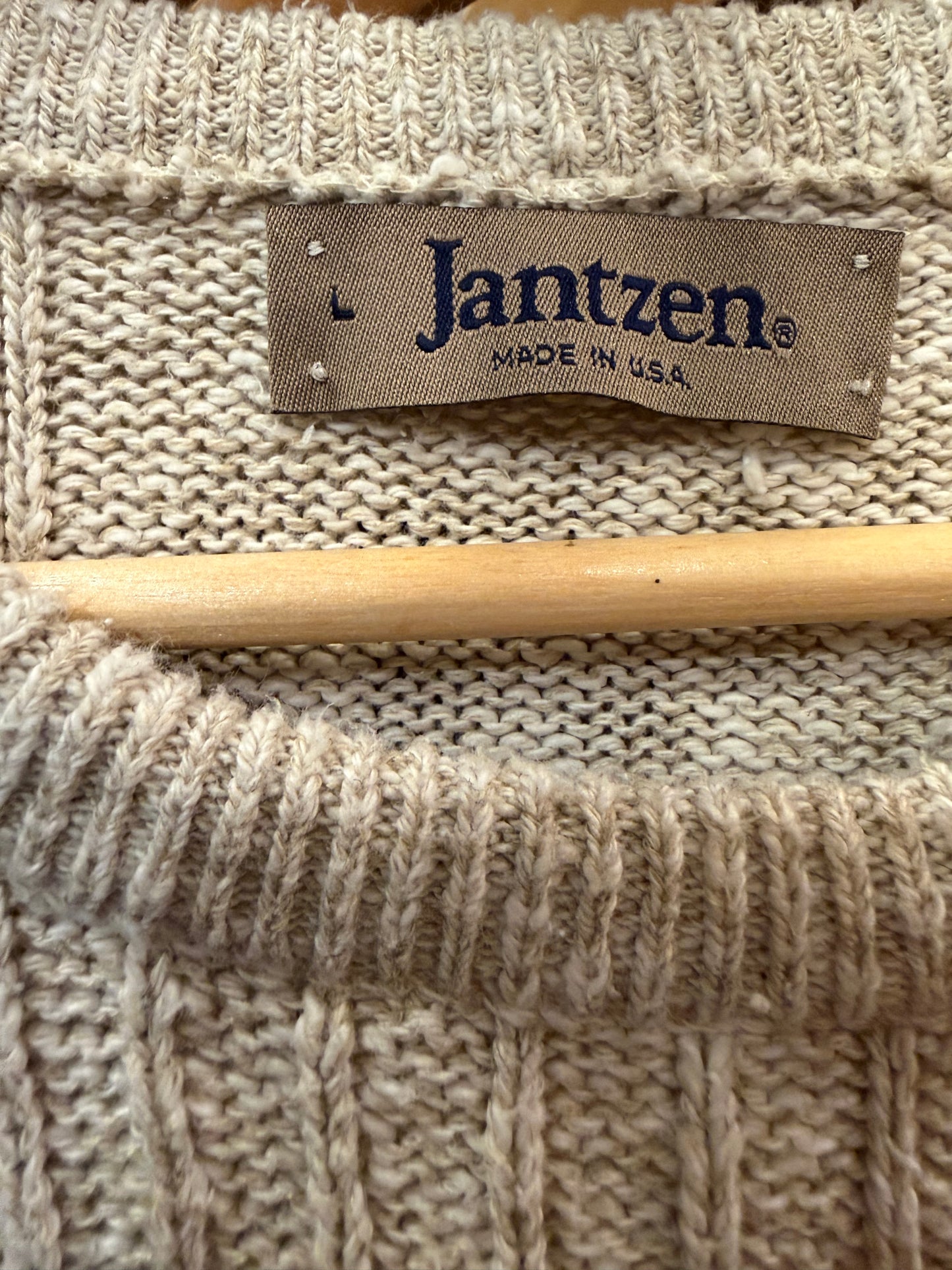 90s Jantzen cotton sweater. Fits M-XL