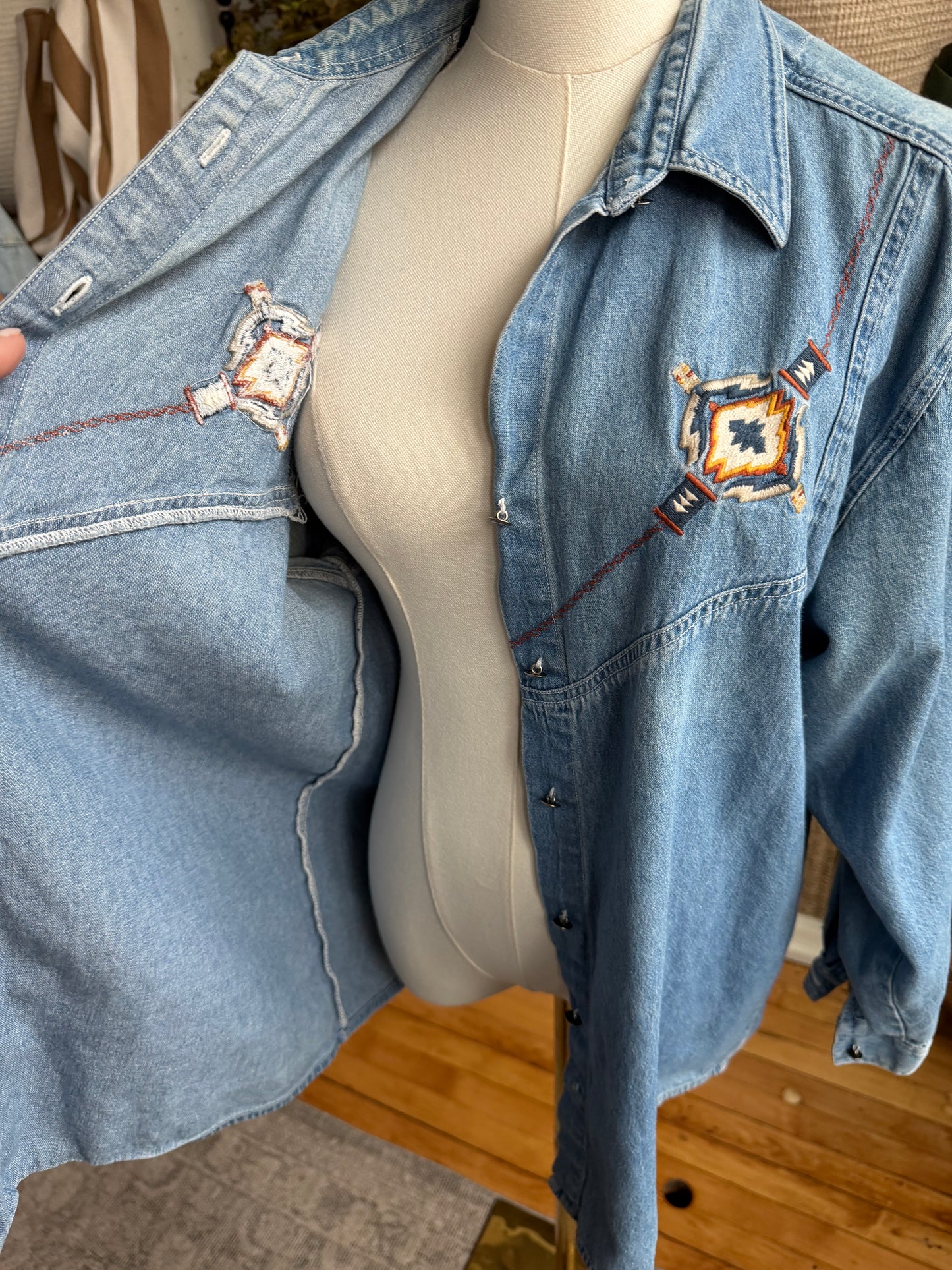 90s Vanderbilt denim shirt with silver buttons and embroidery. Made in Hong Kong