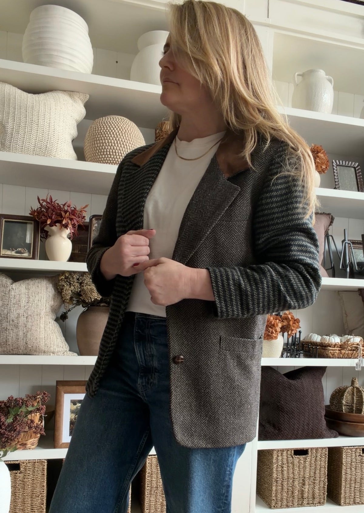 90s JL Colebrook two toned tweed blazer with suede collar. Made in the USA. Fits XS-M petite