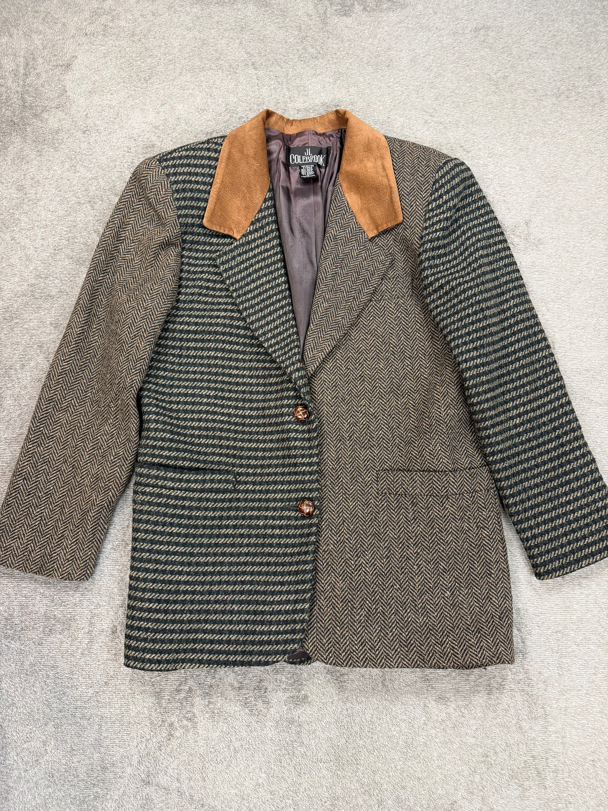 90s JL Colebrook two toned tweed blazer with suede collar. Made in the USA. Fits XS-M petite