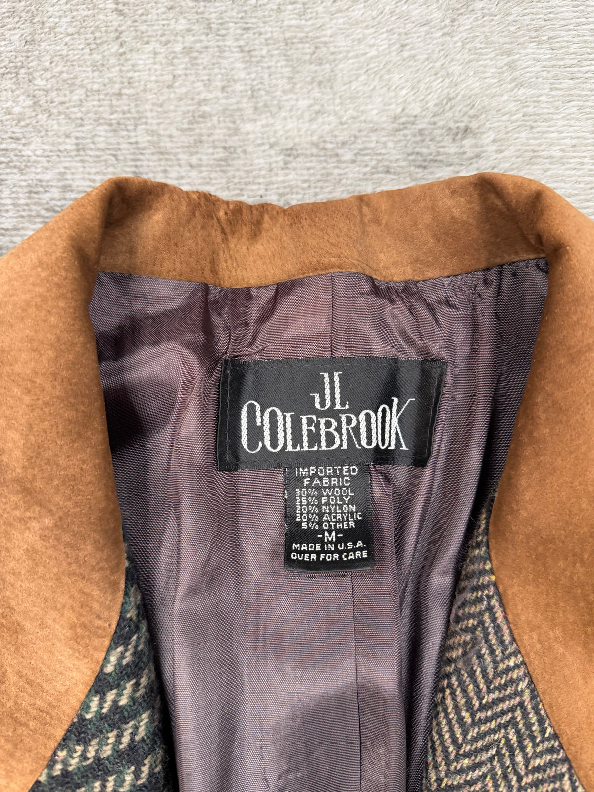 90s JL Colebrook two toned tweed blazer with suede collar. Made in the USA. Fits XS-M petite