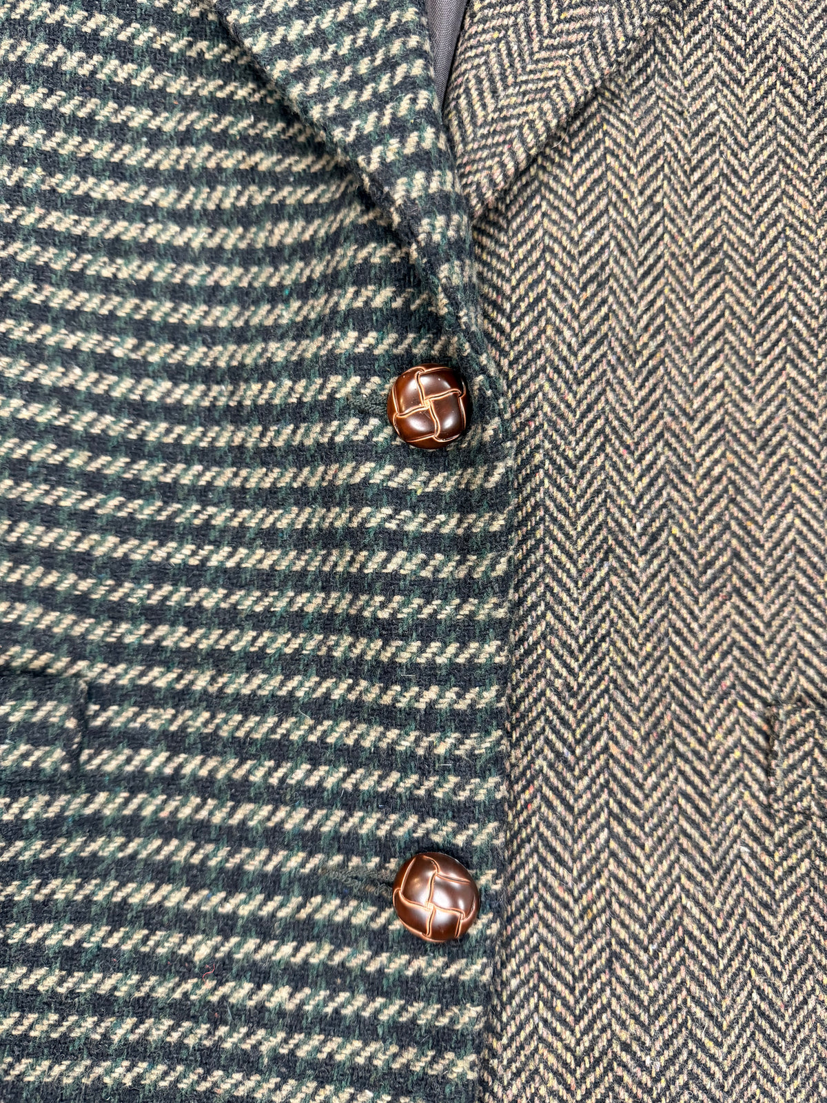 90s JL Colebrook two toned tweed blazer with suede collar. Made in the USA. Fits XS-M petite