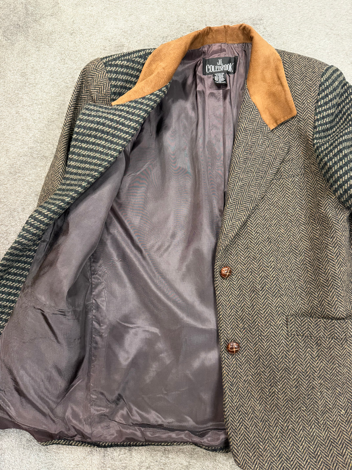 90s JL Colebrook two toned tweed blazer with suede collar. Made in the USA. Fits XS-M petite