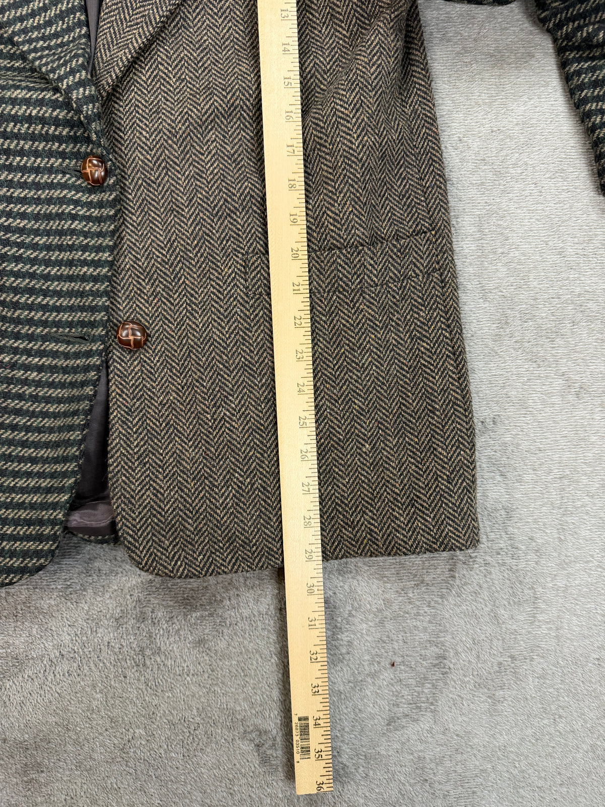 90s JL Colebrook two toned tweed blazer with suede collar. Made in the USA. Fits XS-M petite