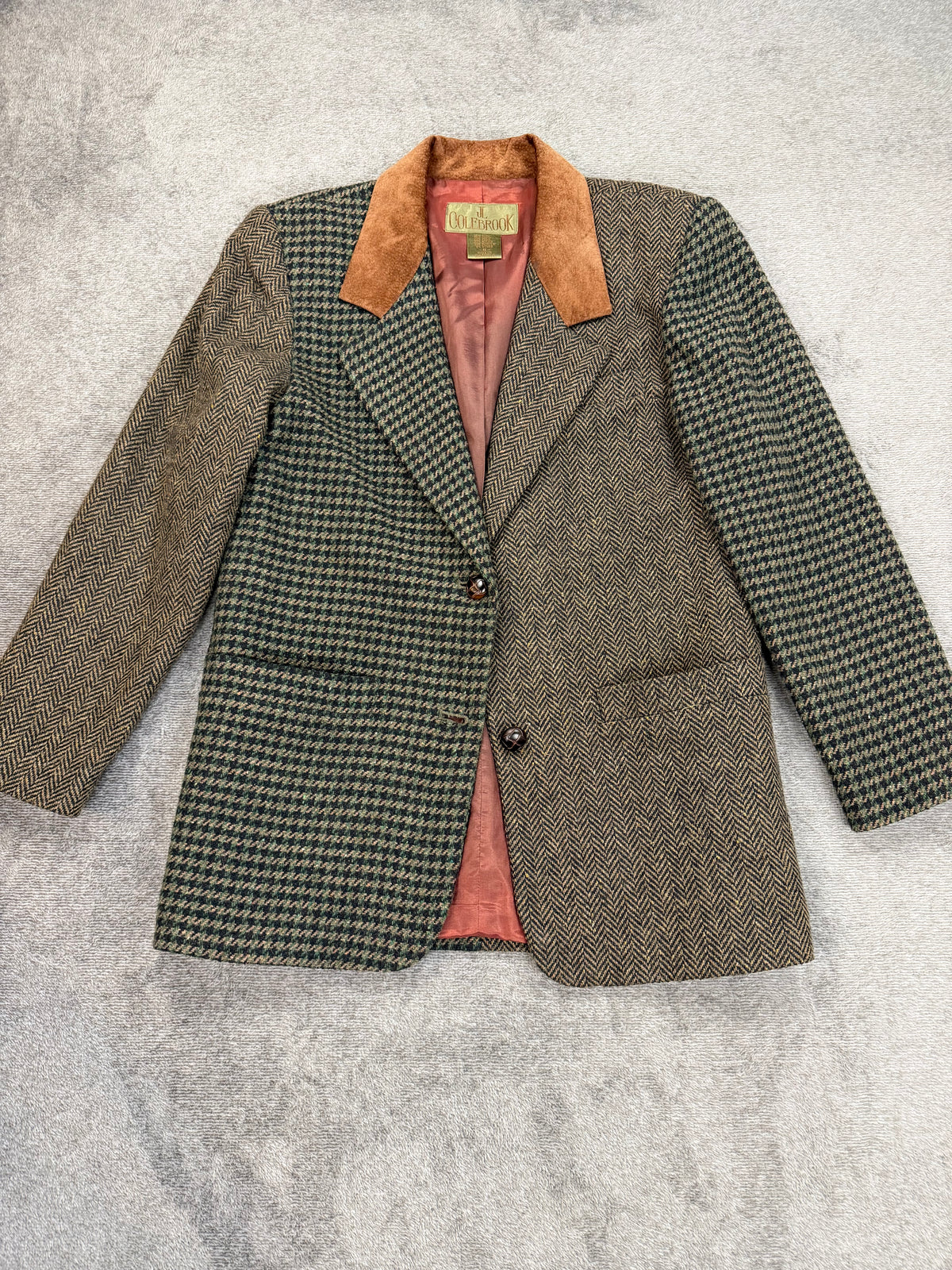 90s JL Colebrook two toned tweed blazer with suede collar. Fits XS-M petite