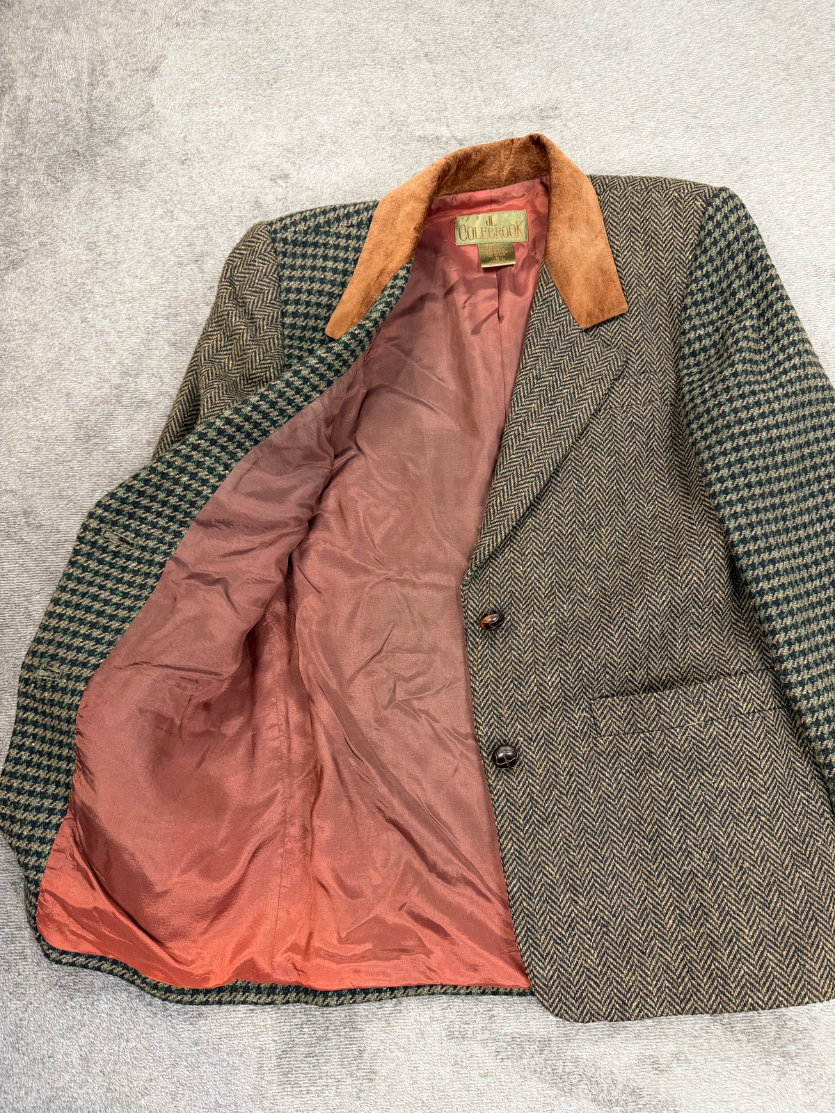 90s JL Colebrook two toned tweed blazer with suede collar. Fits XS-M petite