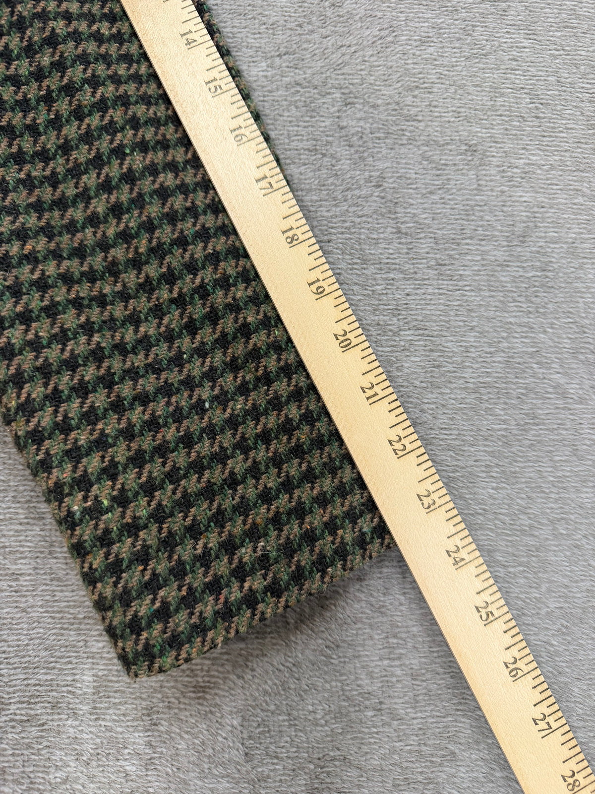 90s JL Colebrook two toned tweed blazer with suede collar. Fits XS-M petite