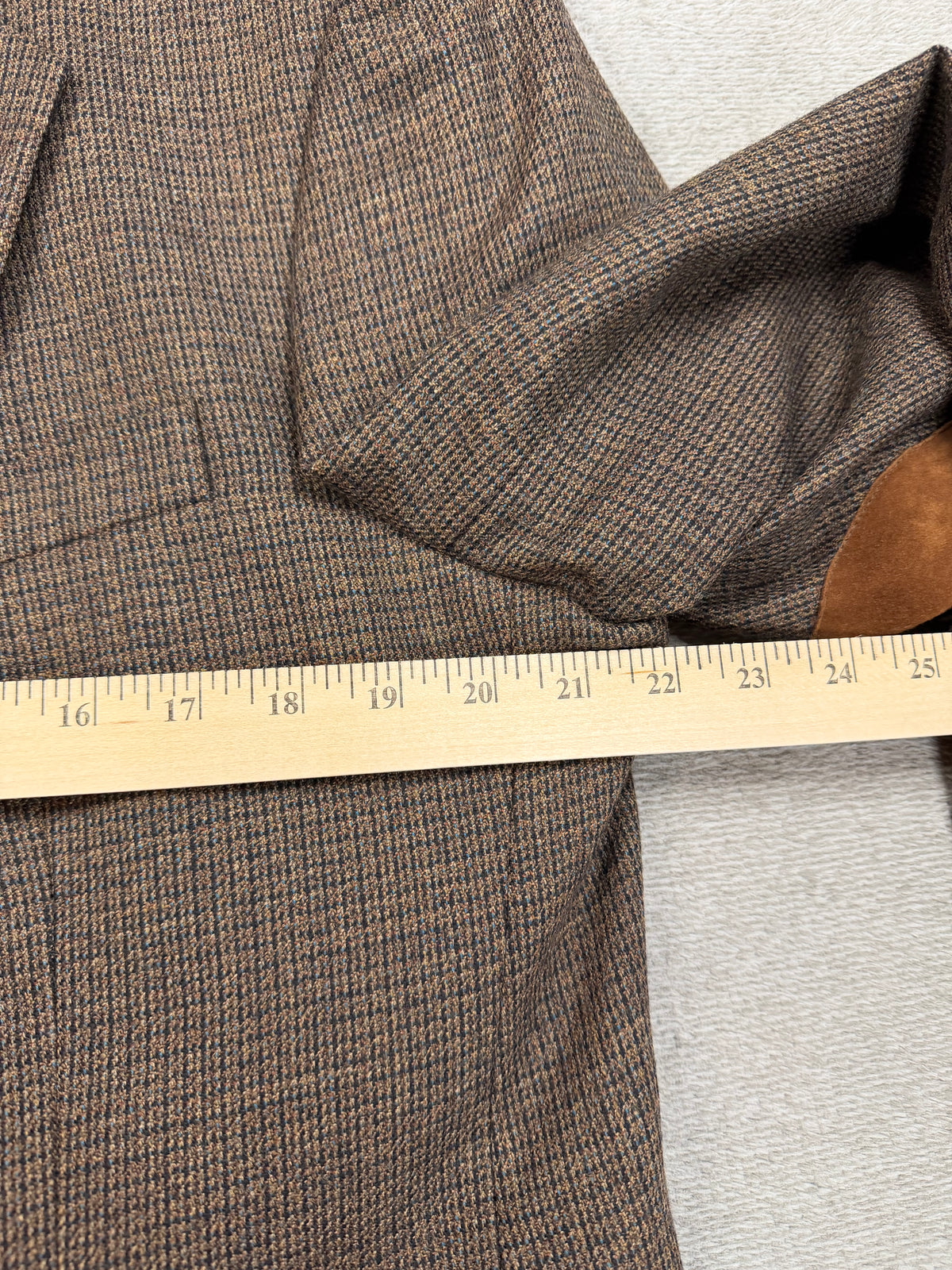 90s RBM wool blazer with suede elbow patches. Fits M-L