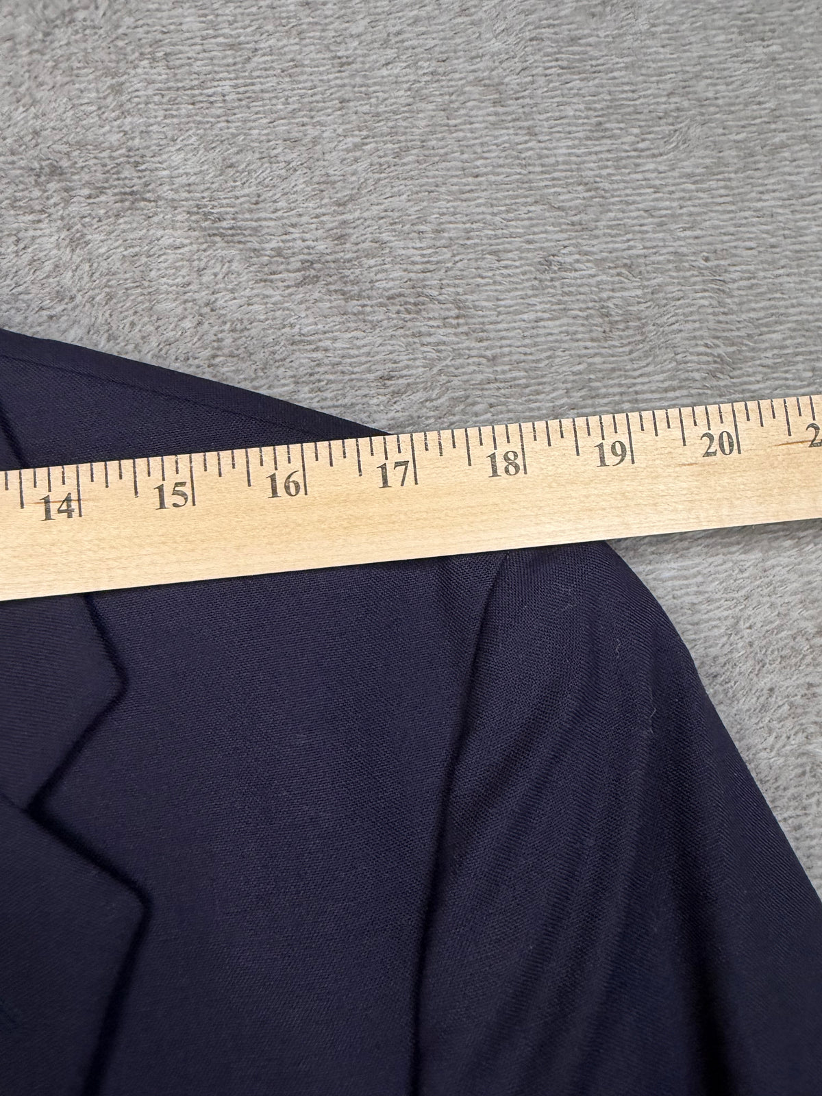 90s Chaps Ralph Lauren navy wool blazer. Fits S-M