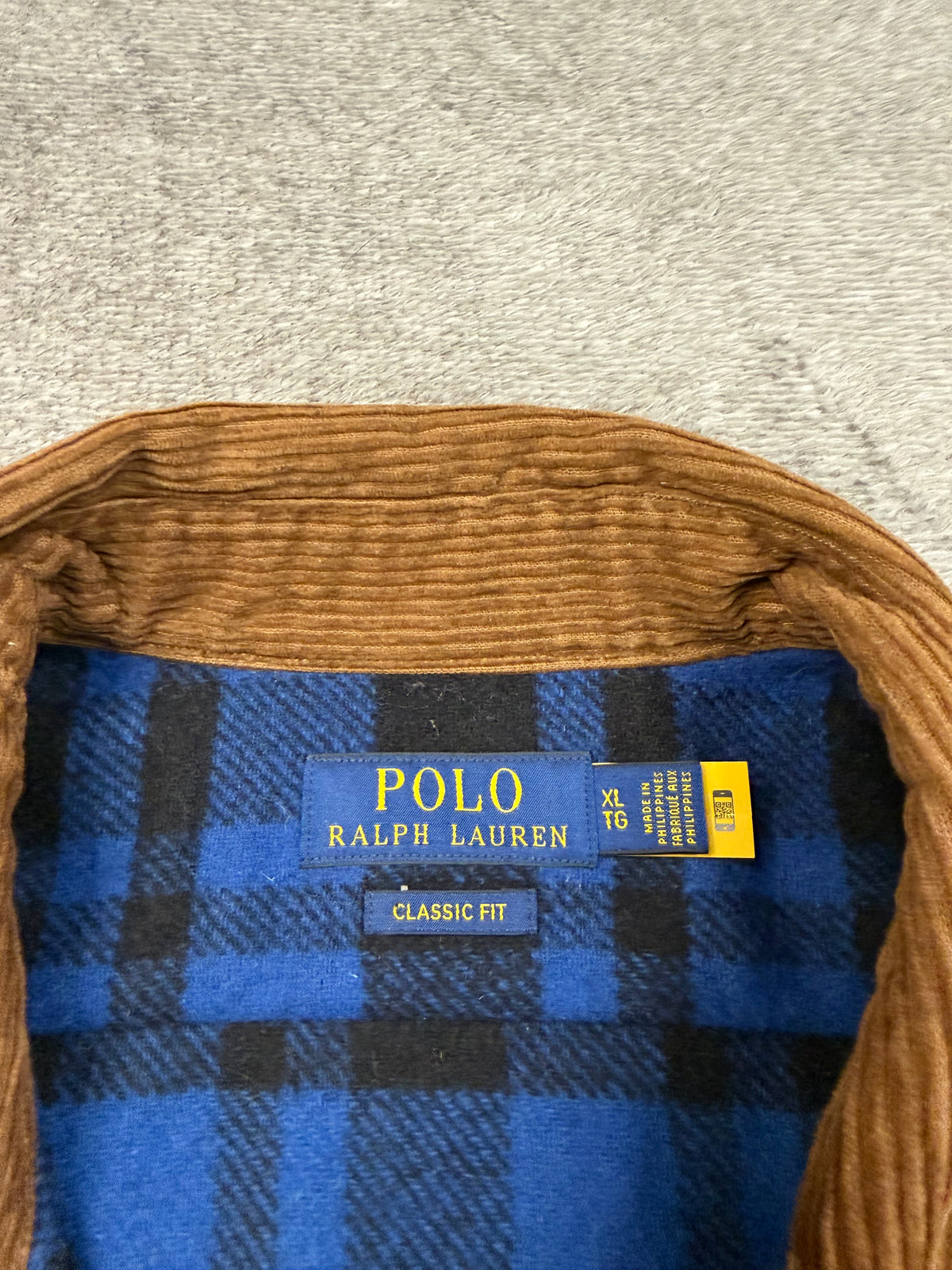 Polo Ralph Lauren plaid wool jacket with corduroy collar. Fits M-XL